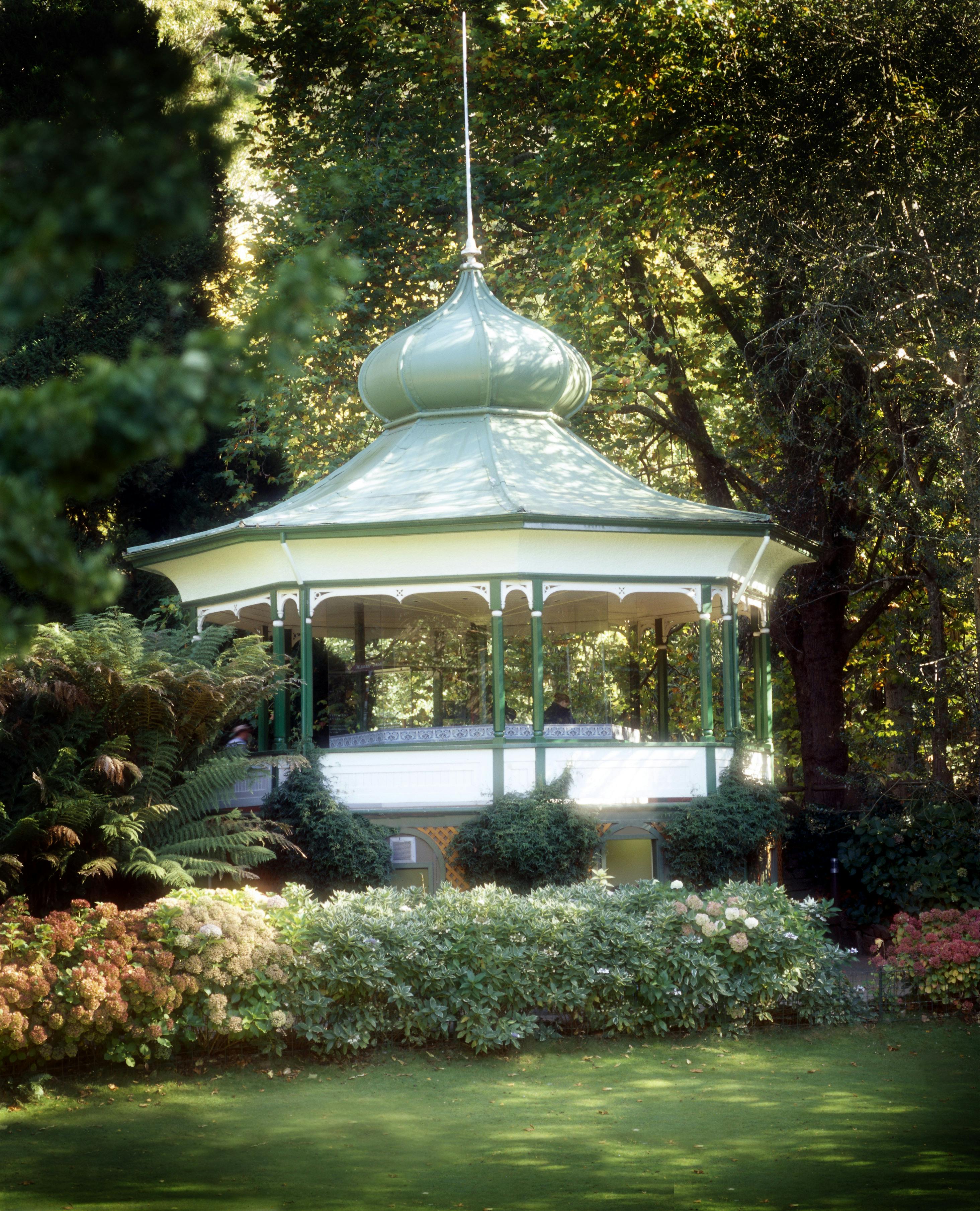 Band Rotunda