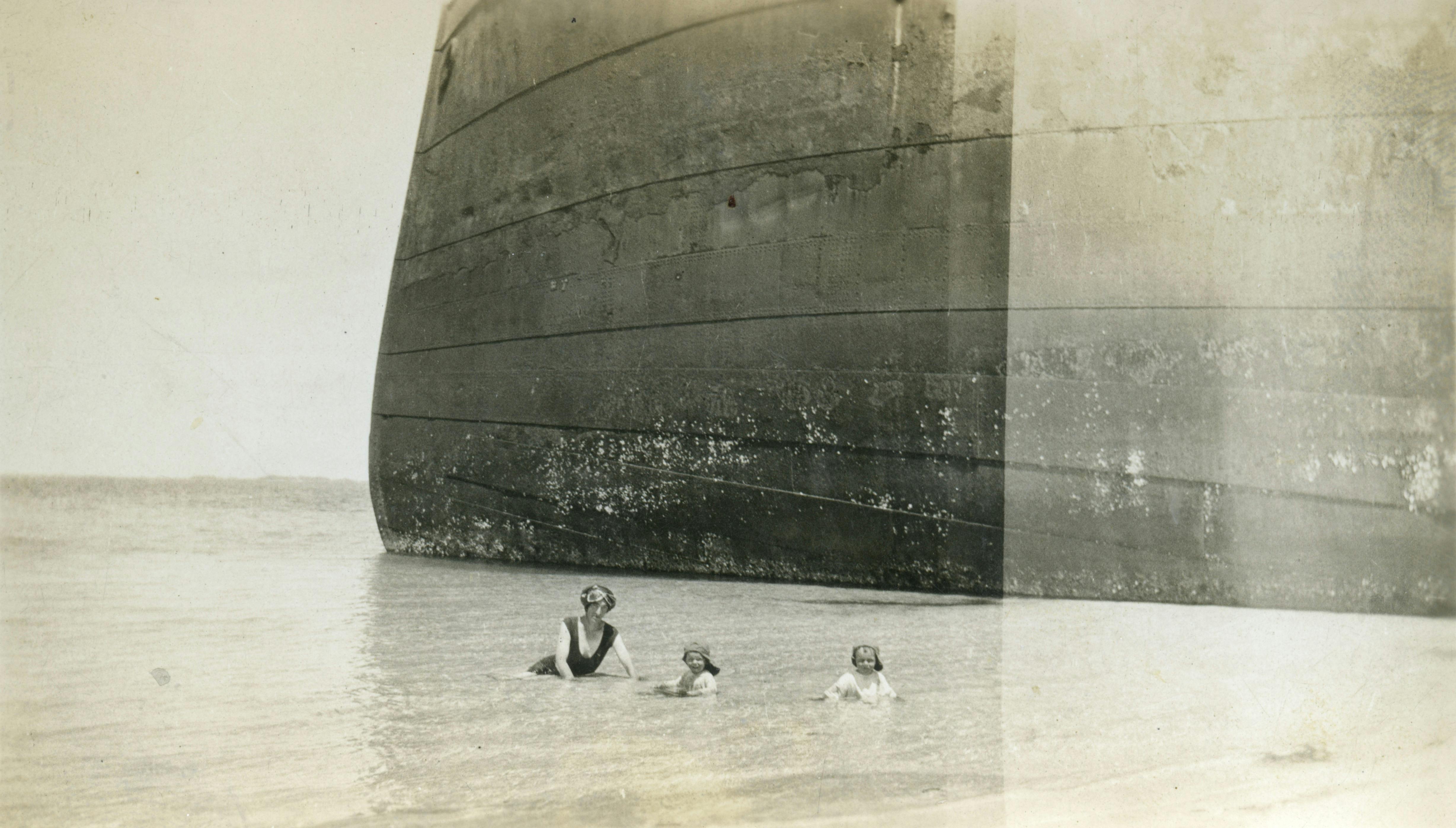 2 SS Kwinana wrecked at Kwinana Beach -  1925 (J. A. Thomson).jpg