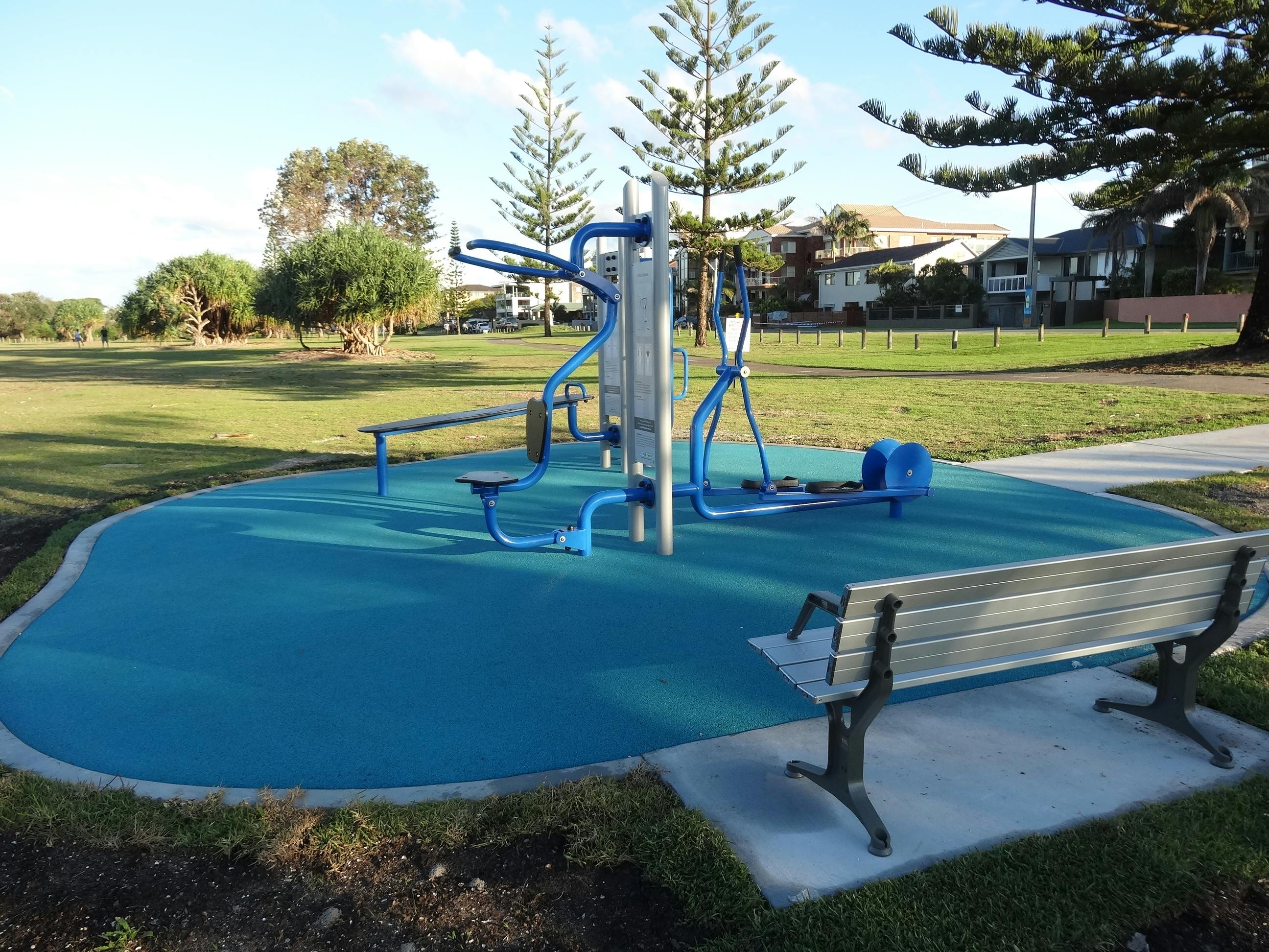 Example of outdoor fitness equipment, Jack Bayliss Park (Kingscliff)