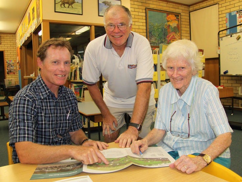  Council's Senior Design Engineer, Warren Boyd (left), outlines the Kingscliff Central Park concept plans to Kingscliff Residents and Ratepayer Association members Barb Fitzgibbon and Bruce Murray.