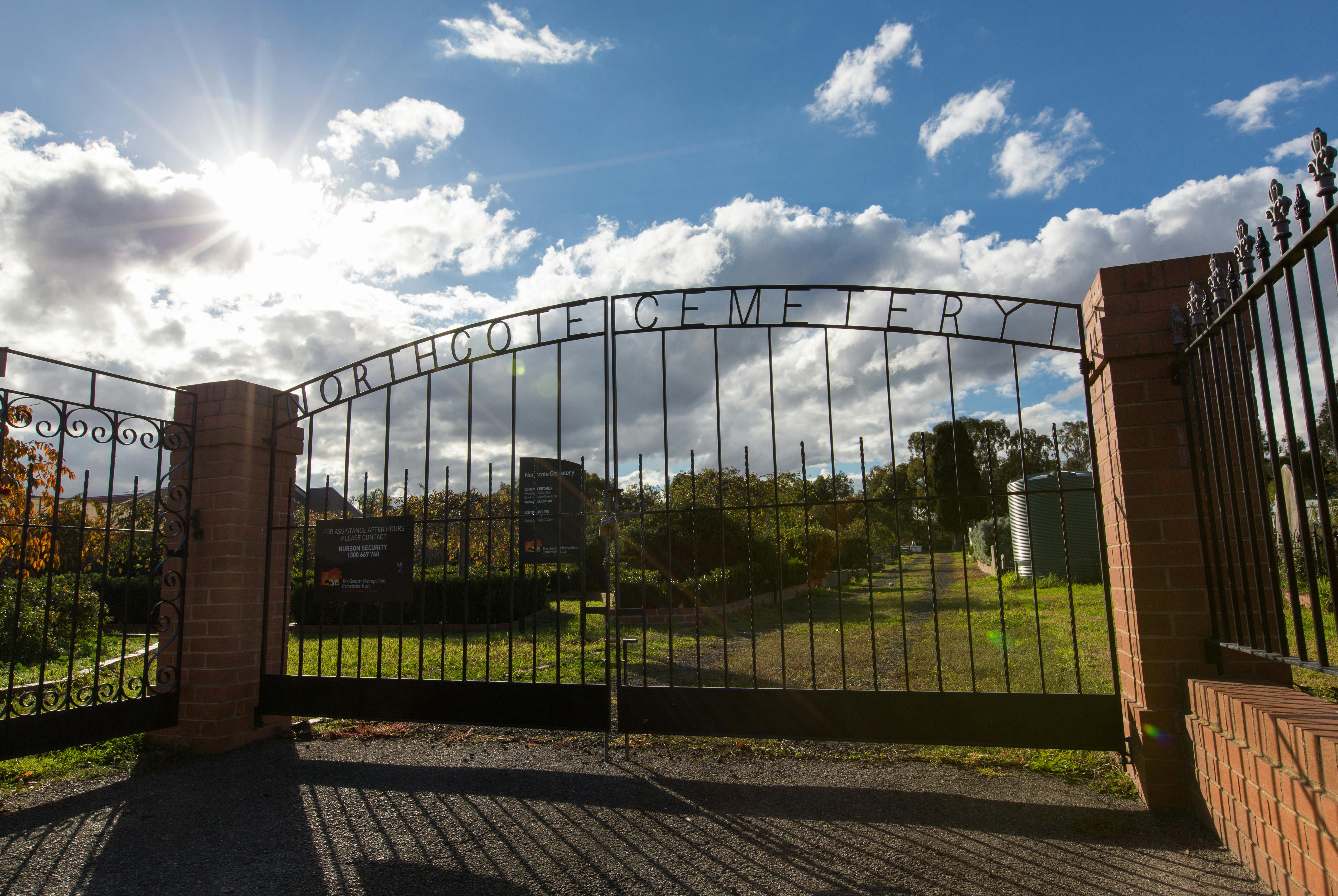 Northcote Cemetery (1).jpg