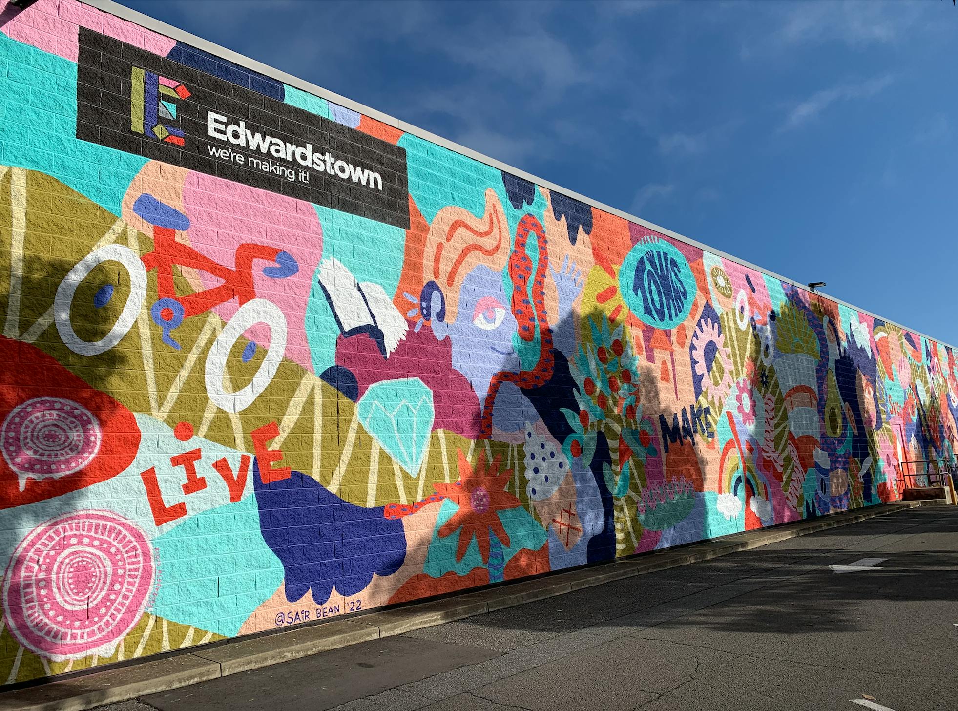 "Pieces of Edwardstown" mural by Sair Bean 2022. Castle Plaza, Raglan Avenue, Edwardstown. Image credit: Sair Bean. Commissioned by City of Marion