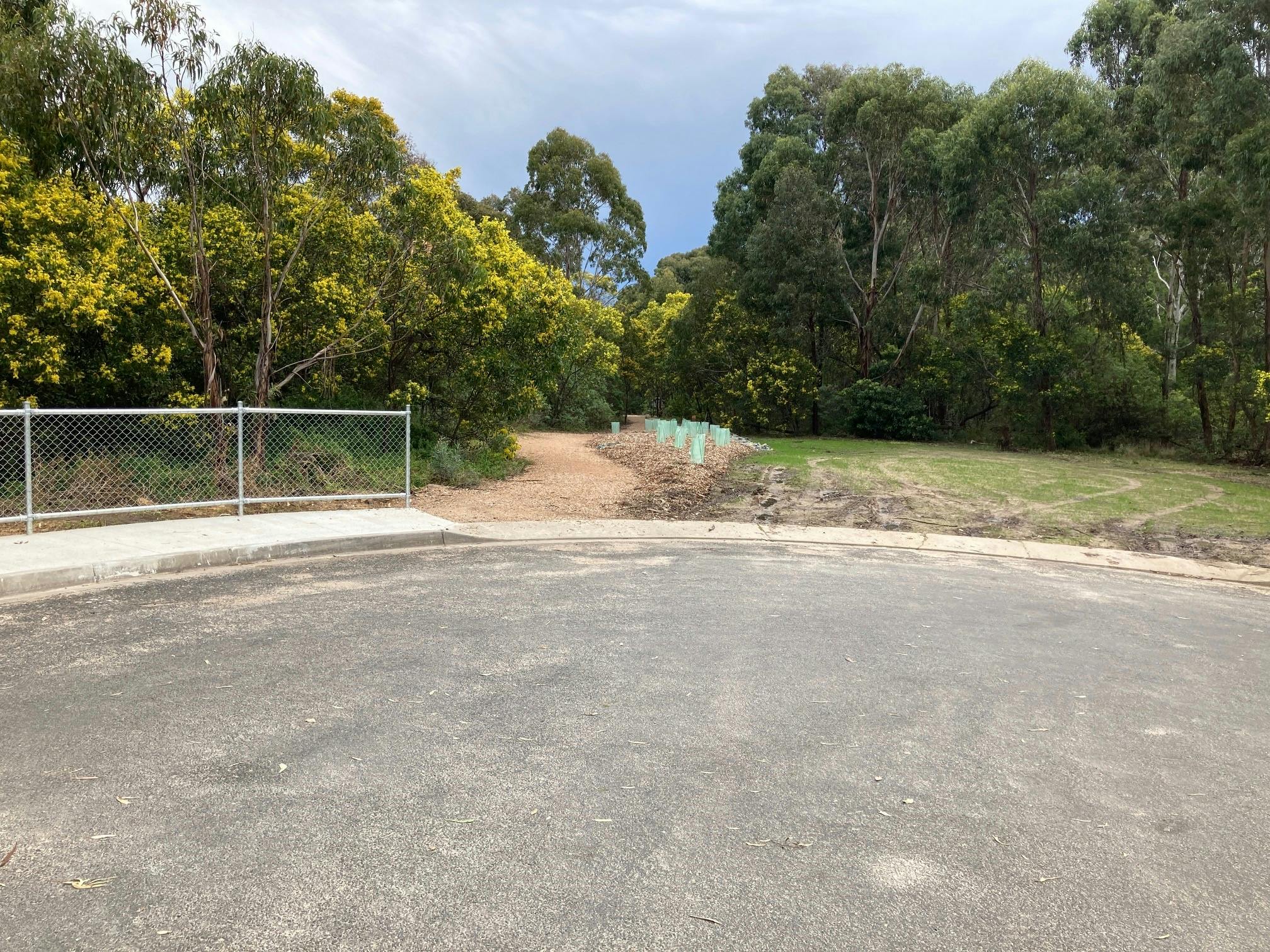 Lakes Entrance Jemmys Point Reserve trail - 20 August 2024