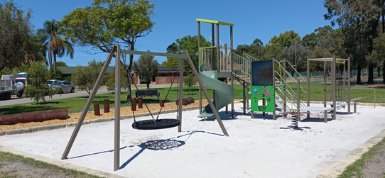 Hybrid – Traditional playground in the existing pit, with the addition of nature play elements, such as logs, boulders, ropes, sensory experiences (plants, textures, etc.). 