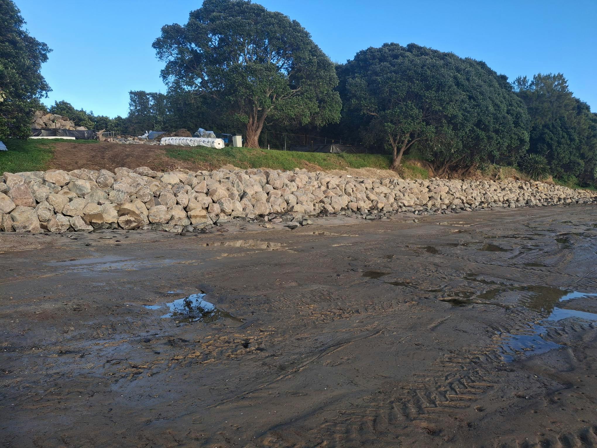2026-10-01 MacMillan Reserve seawall (2).jpg