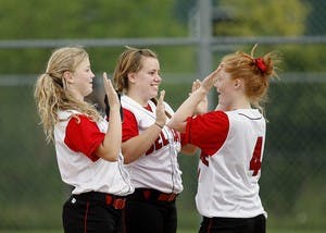 N_softball_girls