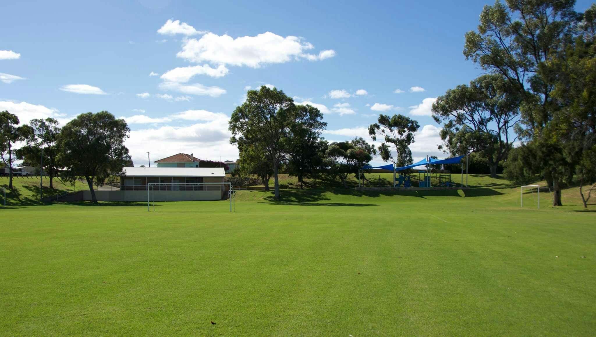 Watson Oval / Edwardes Park.jpg