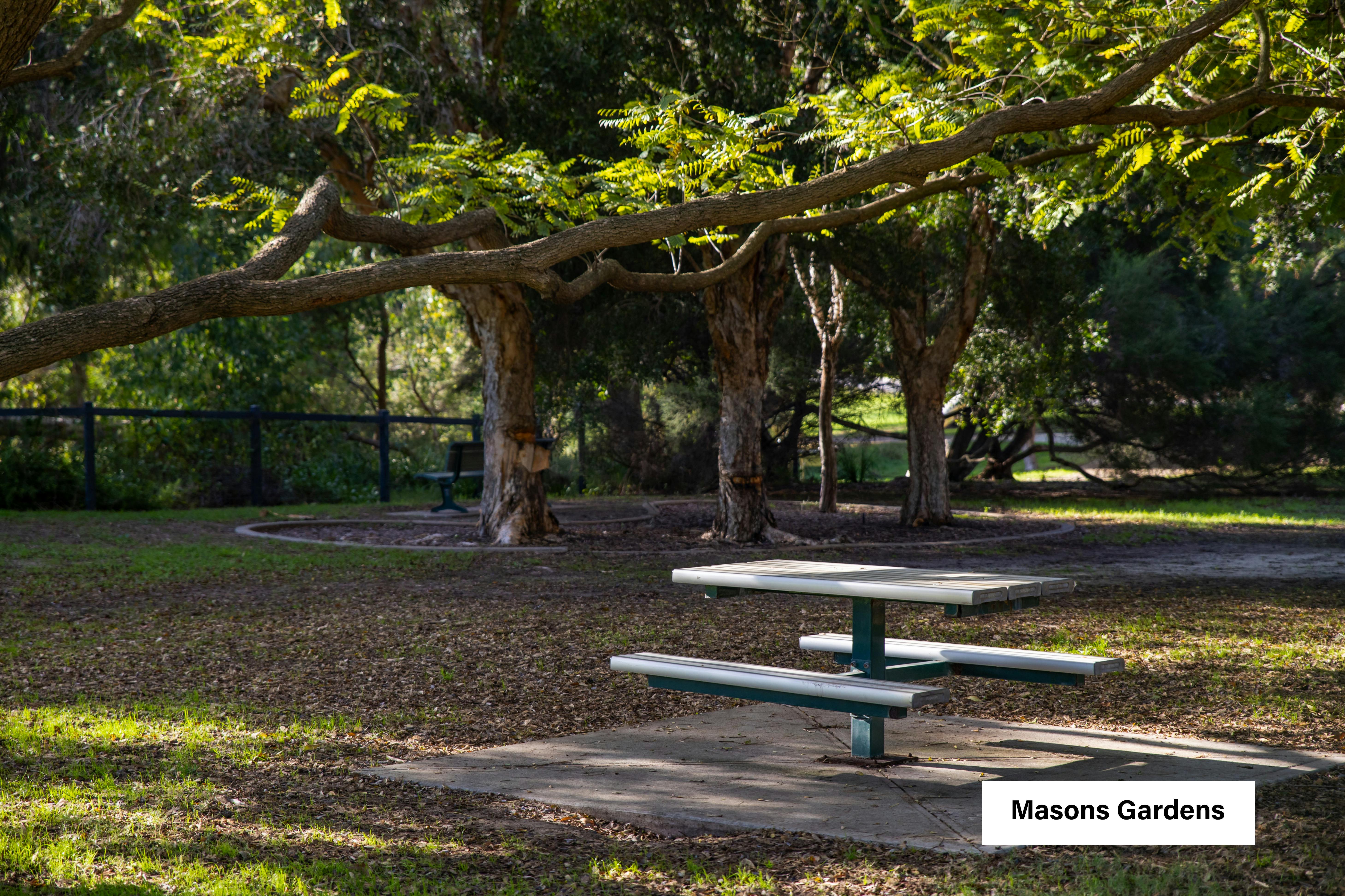 Masons Gardens (3).png