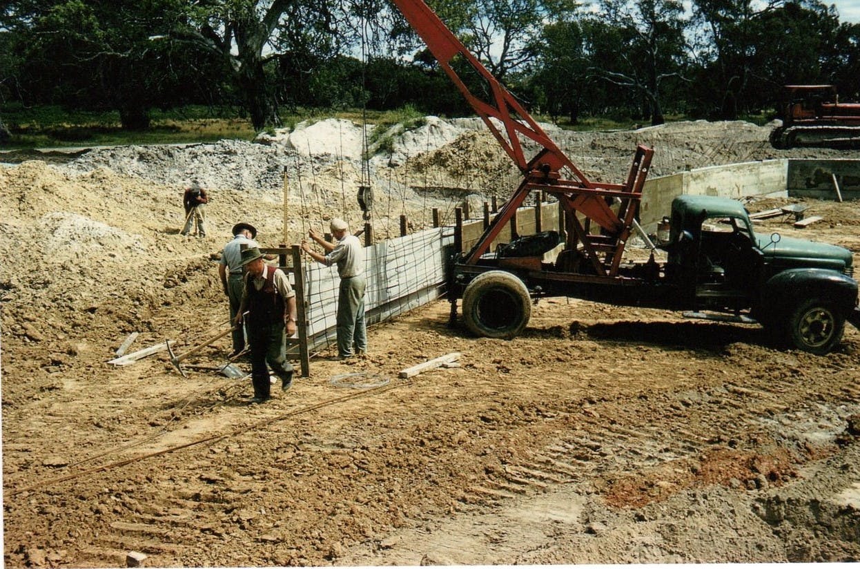 Construction of the Naracoorte Swimming Lake.jpg