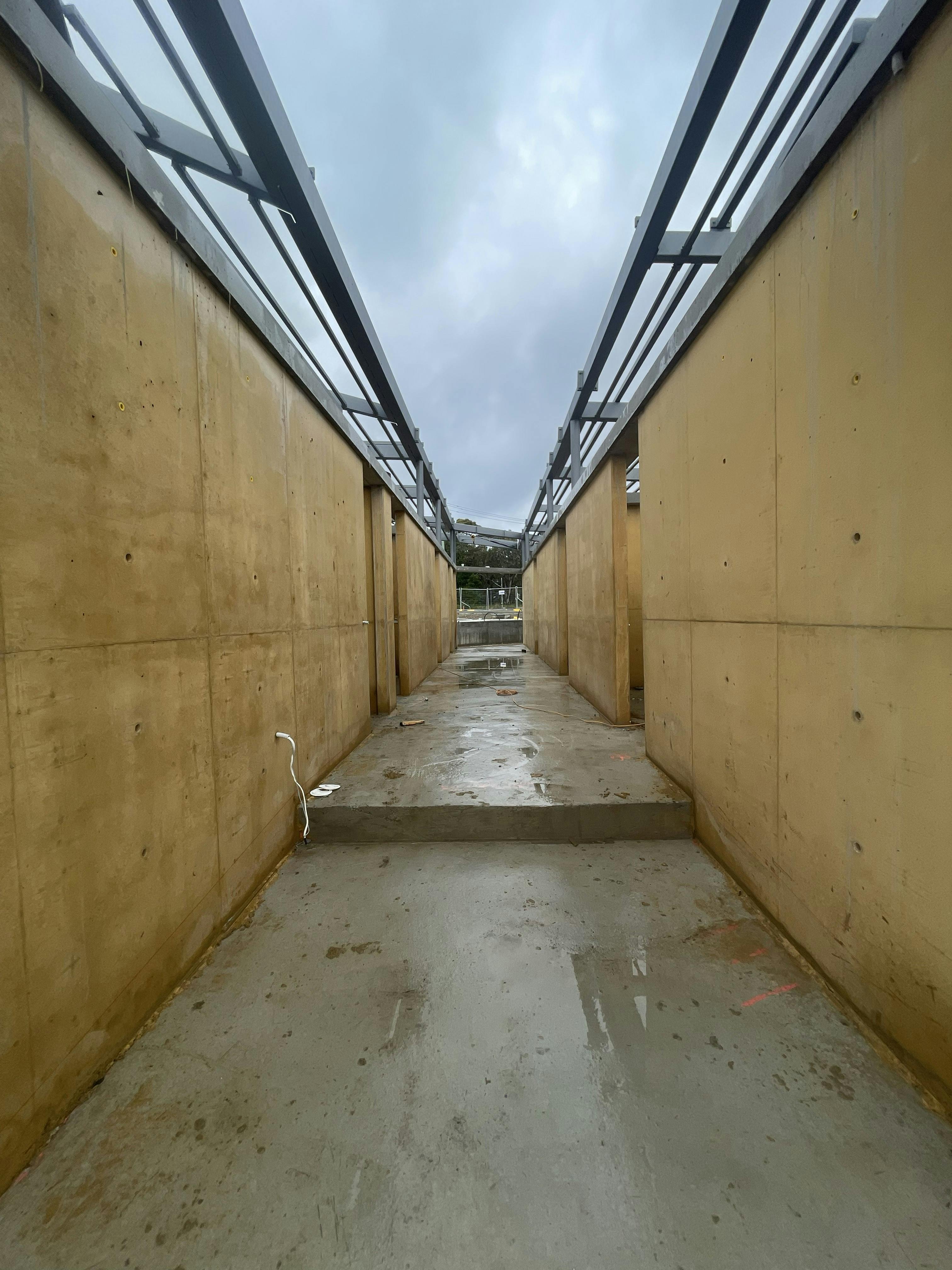 Breezeway (002).jpg