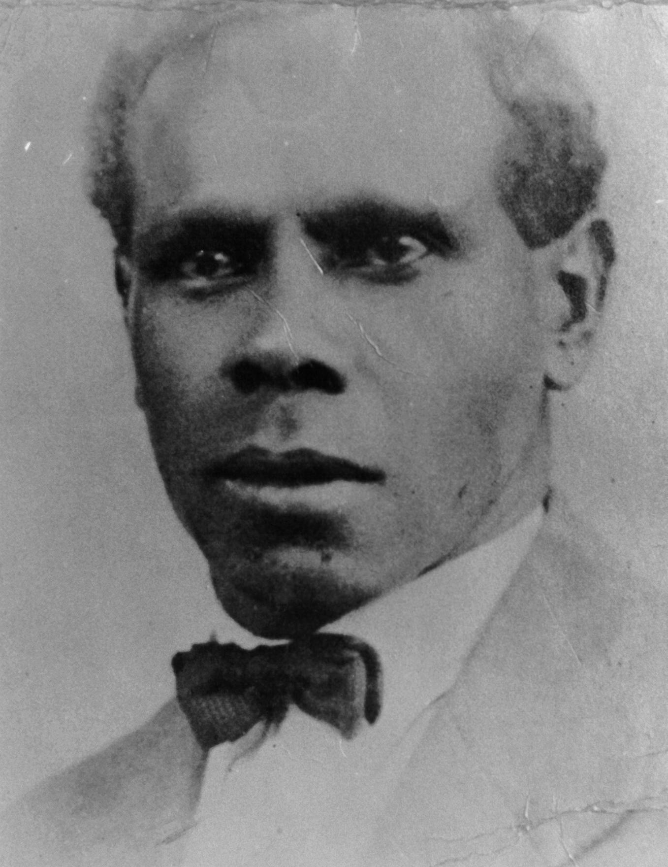 Simon Gentle First employee Kwinana road board - 1938 ( Doug Waddingham).jpg