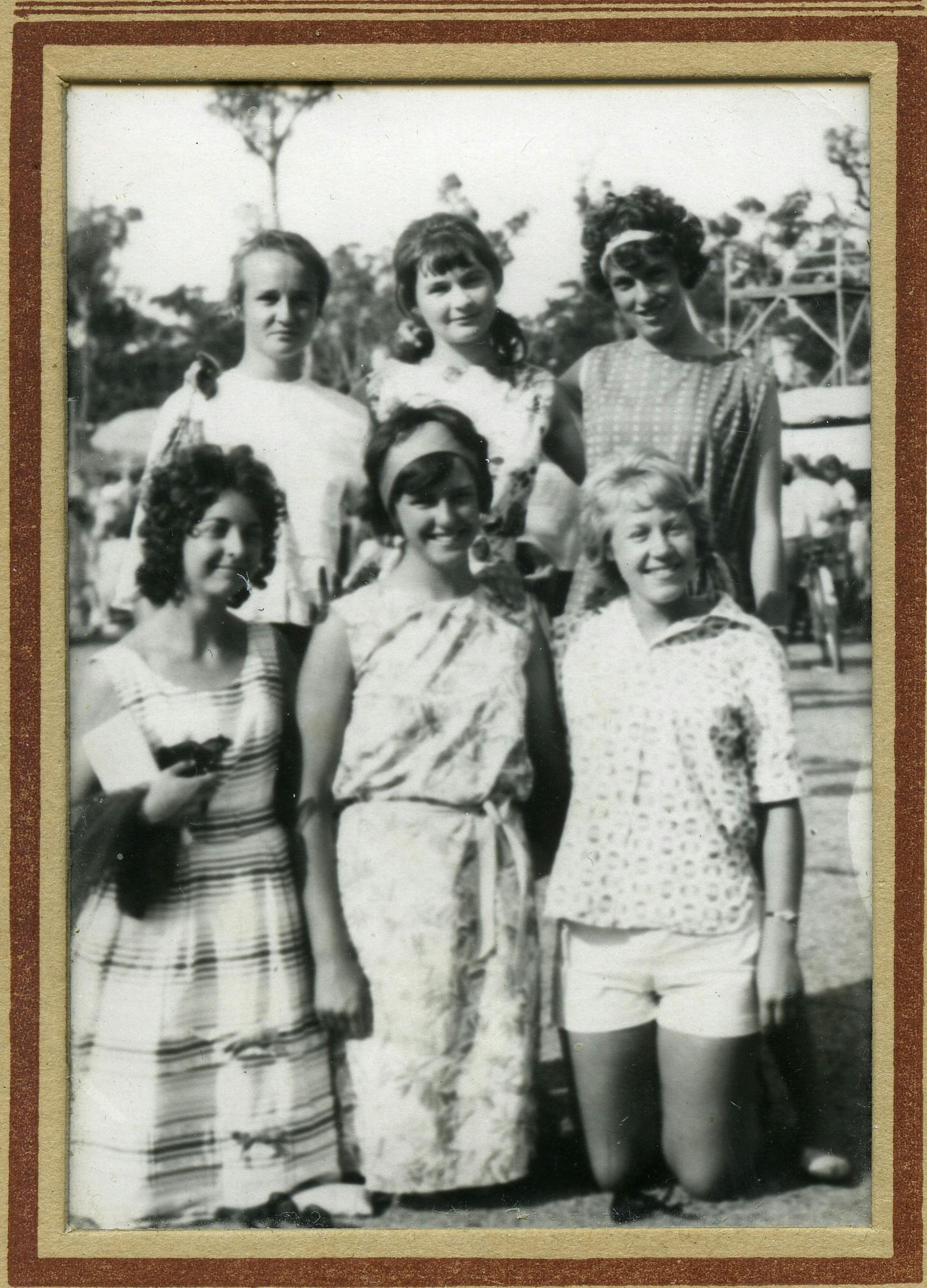 Medina Fair 1962 top row l-r Suzanne McGuigan Suzanne Ward Elsha Mickielson. bottom row l-r Rhonda Dickson nee Crack Christine McGuigan unknown..jpg