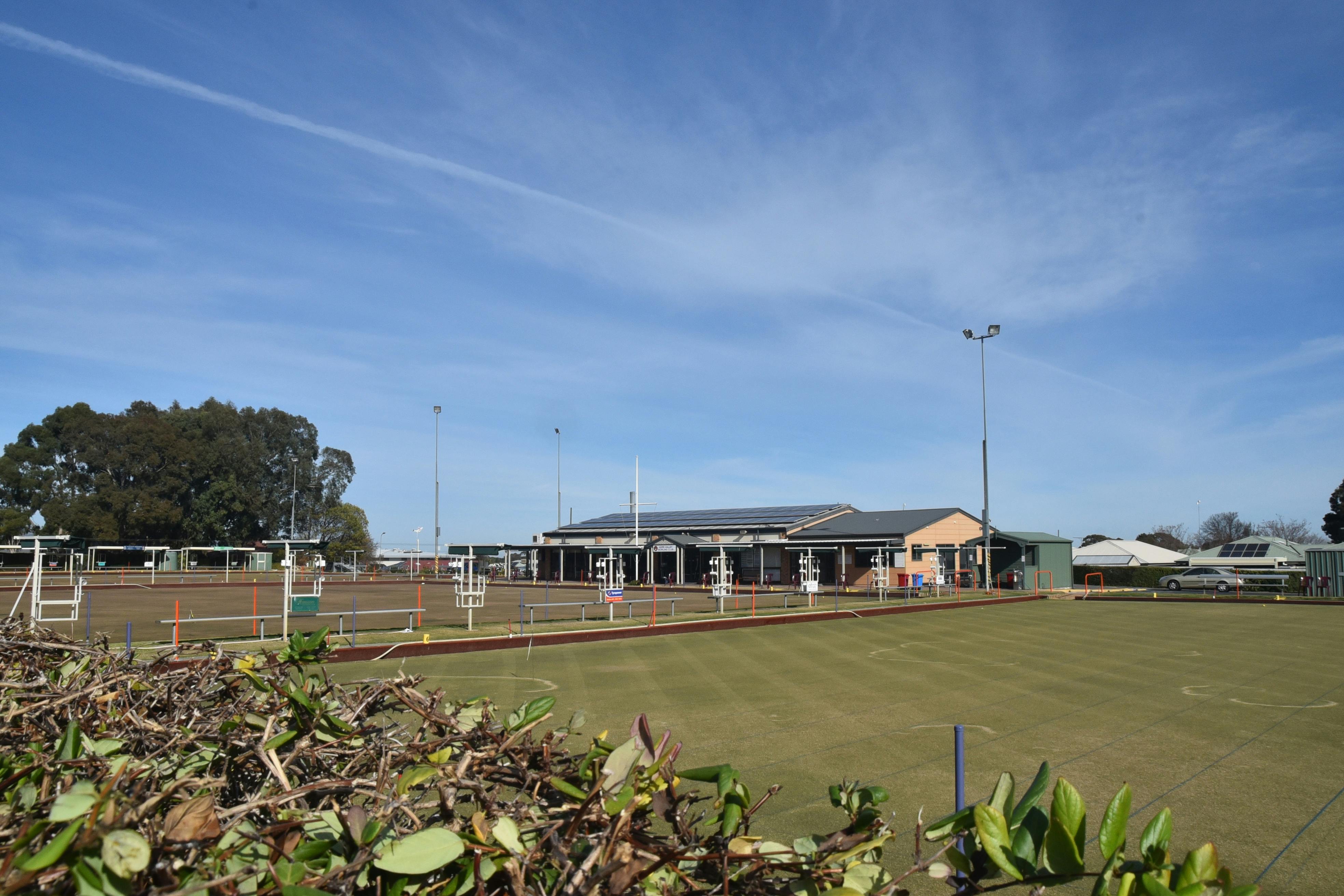 Deakin - bowling green 1.JPG