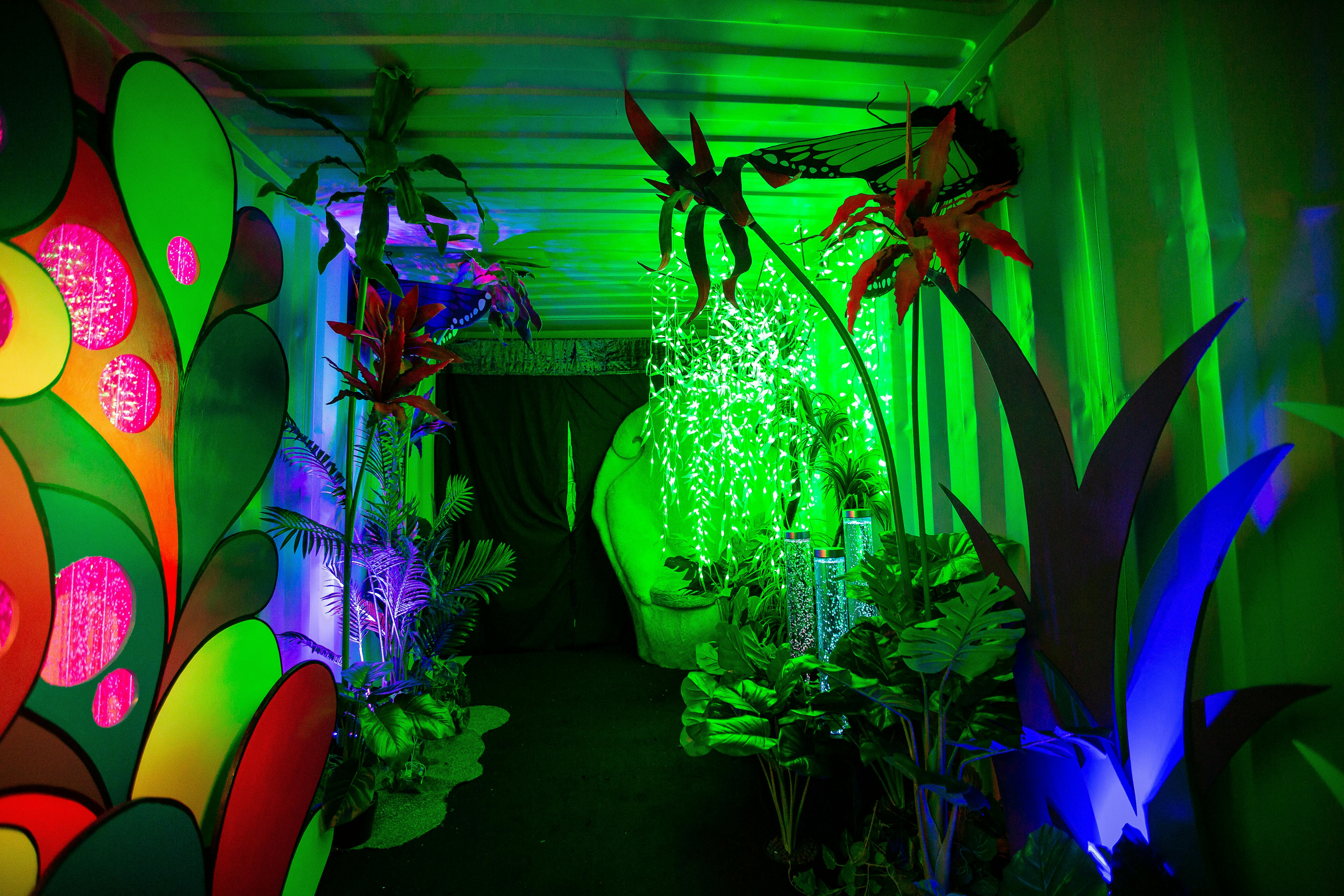 RS9296_Un-Contained 2021-87.jpg