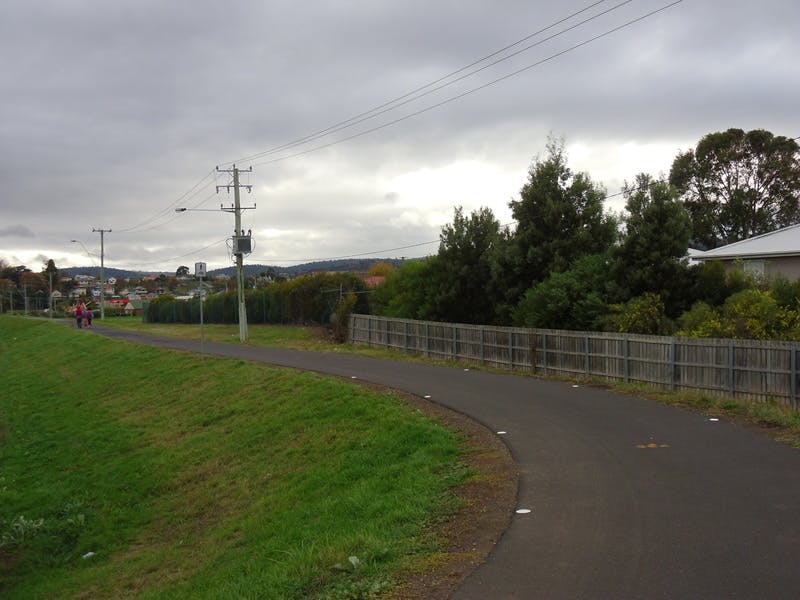 Mowbray Levee - recently upgraded pedestrian/cycling path