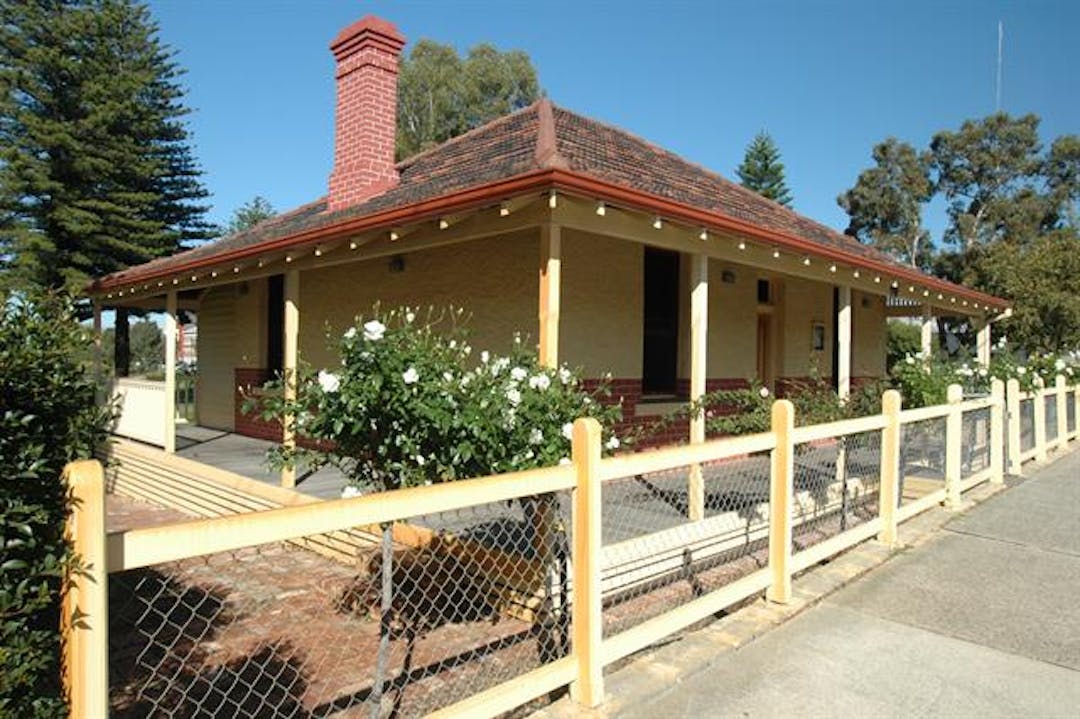 Lee Hops Cottage in Robertston Park