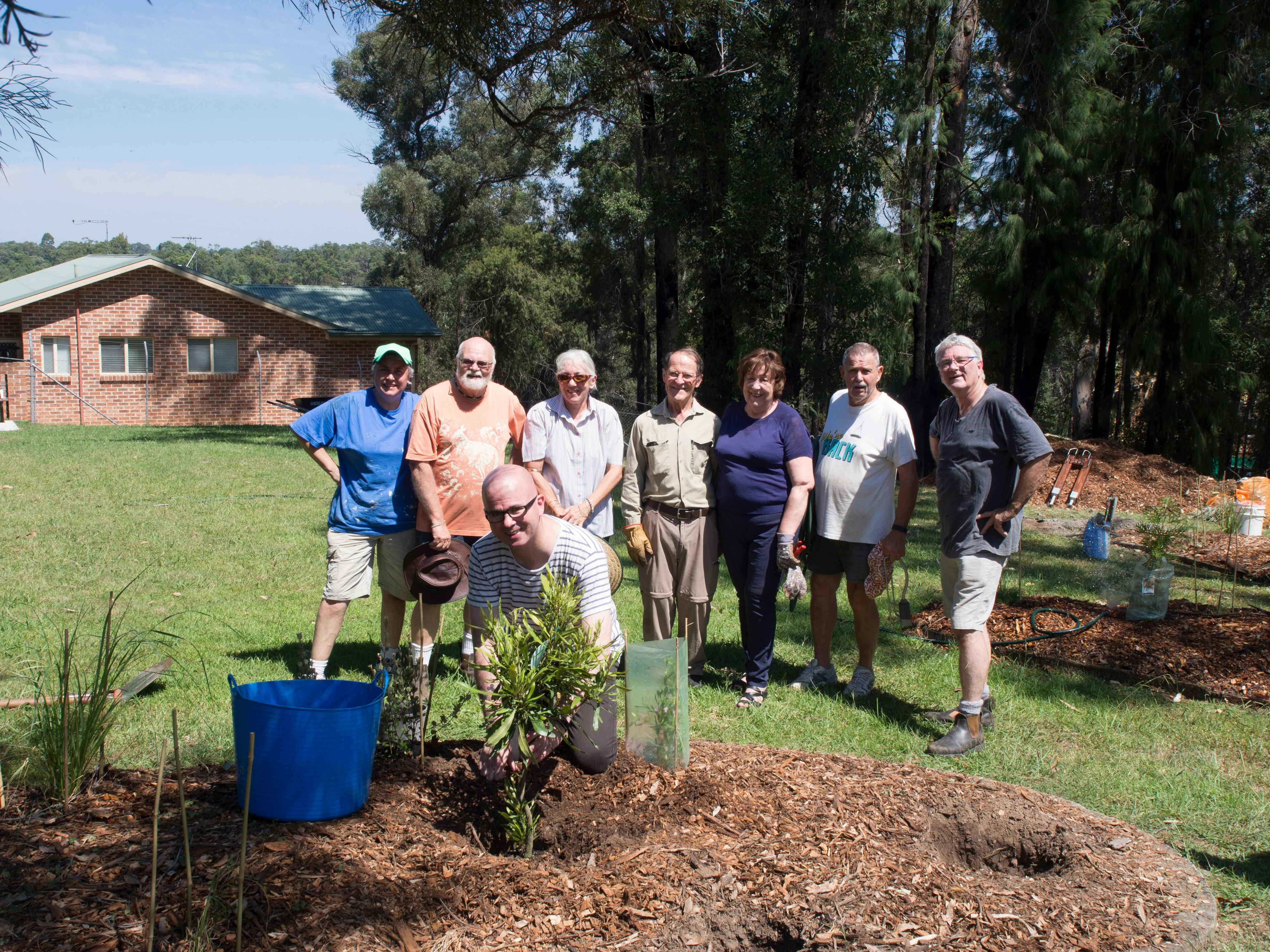 Love the Community Spirit A working bee with local residents at the Emma Pde park, which was badly damaged after the 2013 bushfires. Mark Greenhill came to plant a tree. Project organised by the As the Smoke Clears project team. 