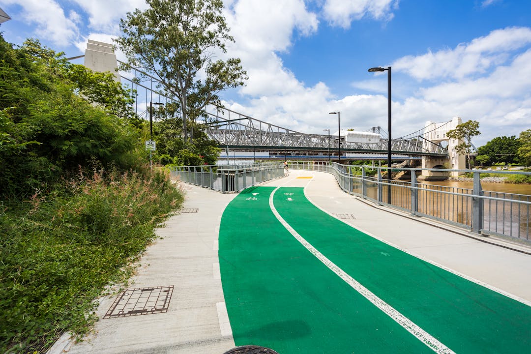 Image of the Indooroopilly Bikeway riverwalk.