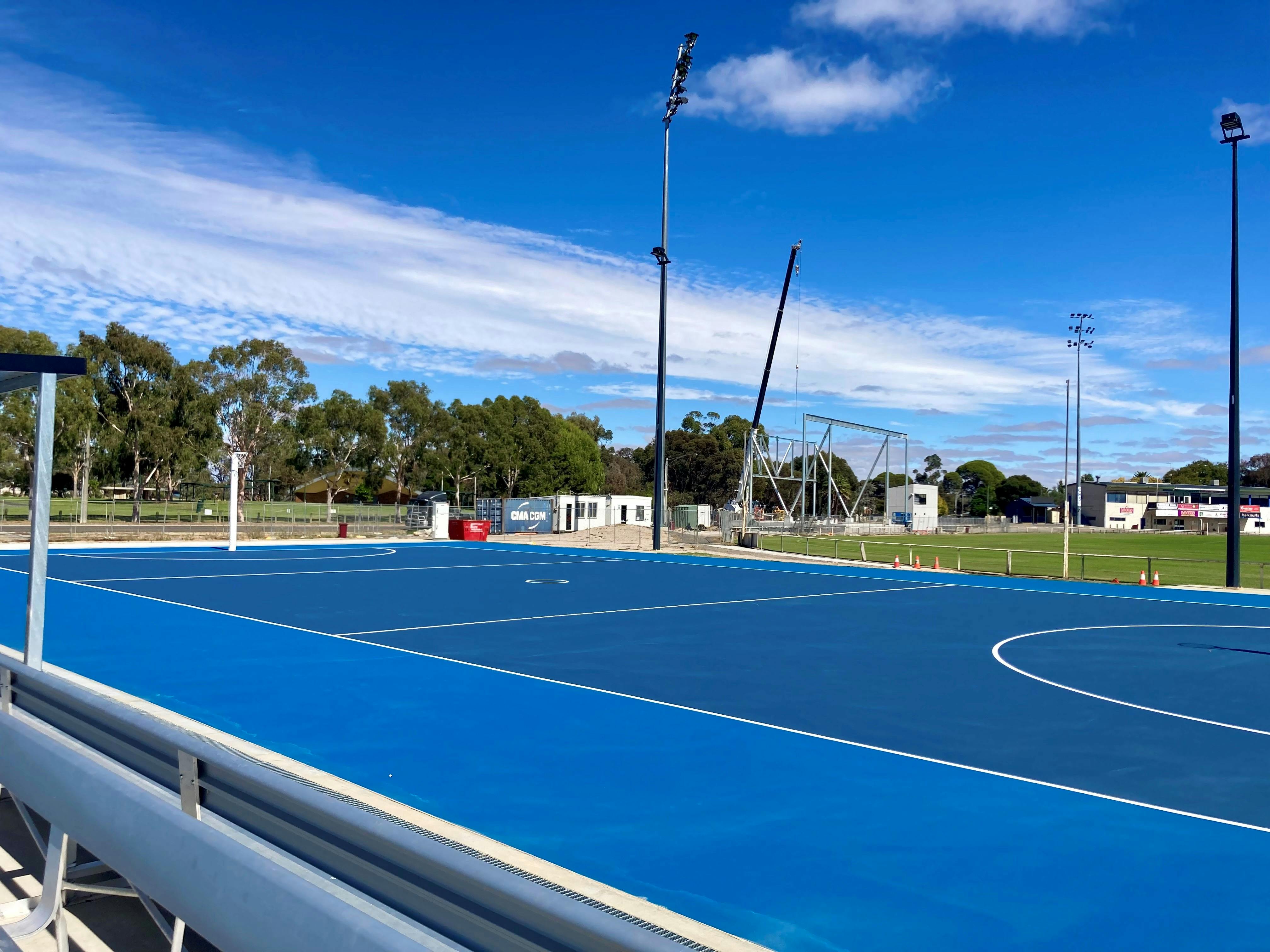 Netball courts City Oval.jpg