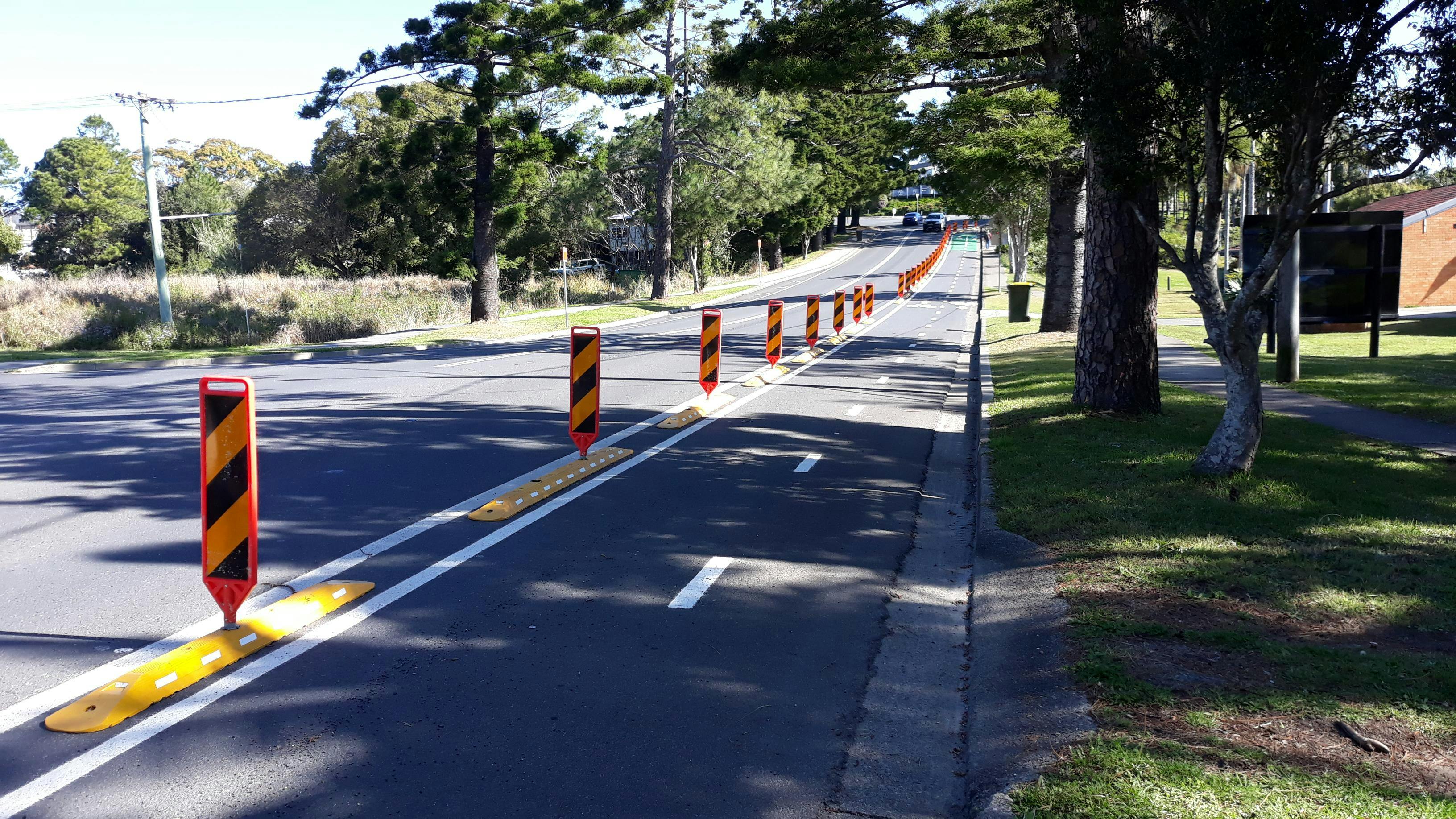 Bike lane opposite Short Street intersection - looking south-west up Beach Street to River Street