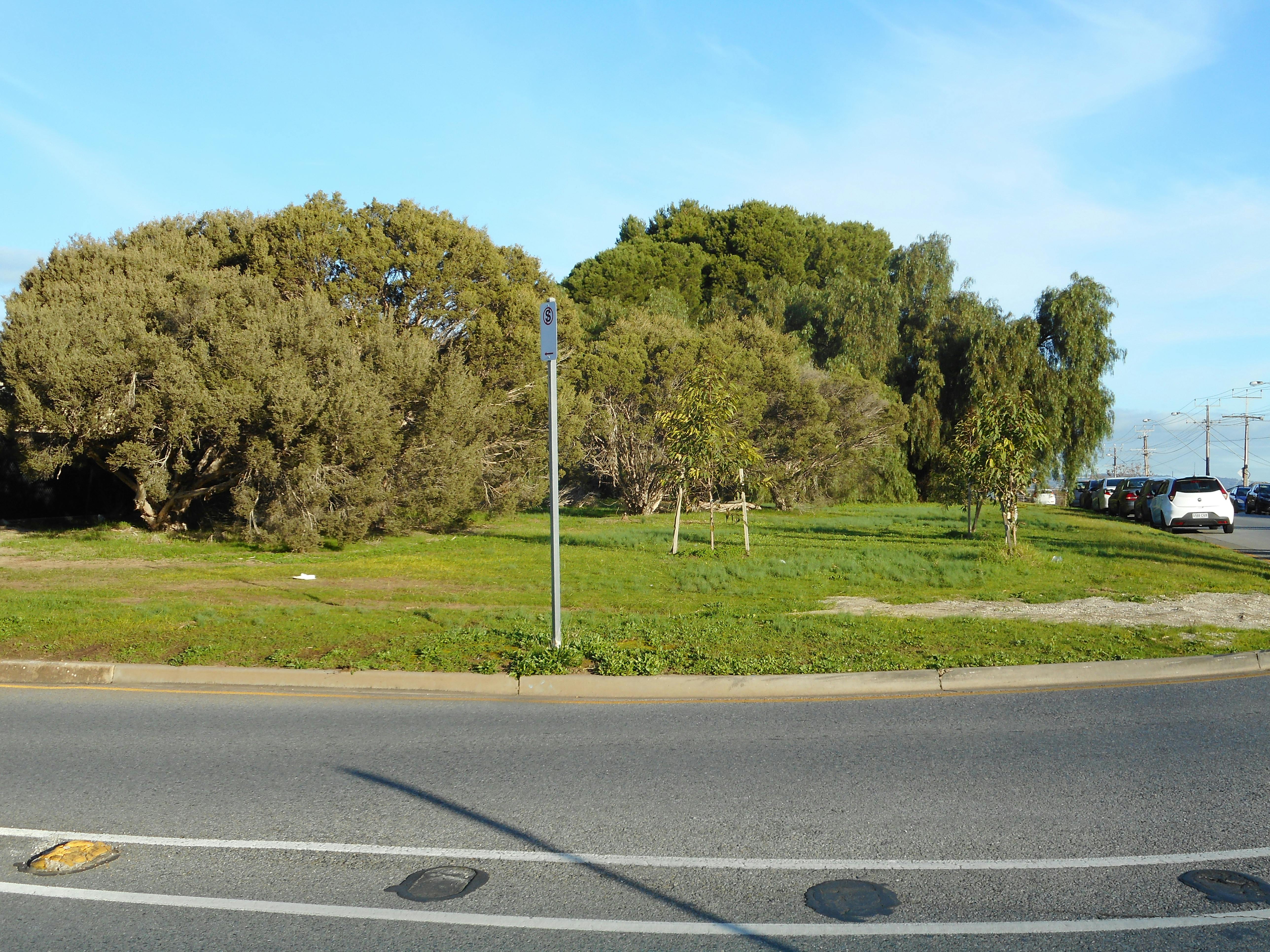 Portion of O-Bahn Linear Park South Reserve on Valiant Road, looking southwards