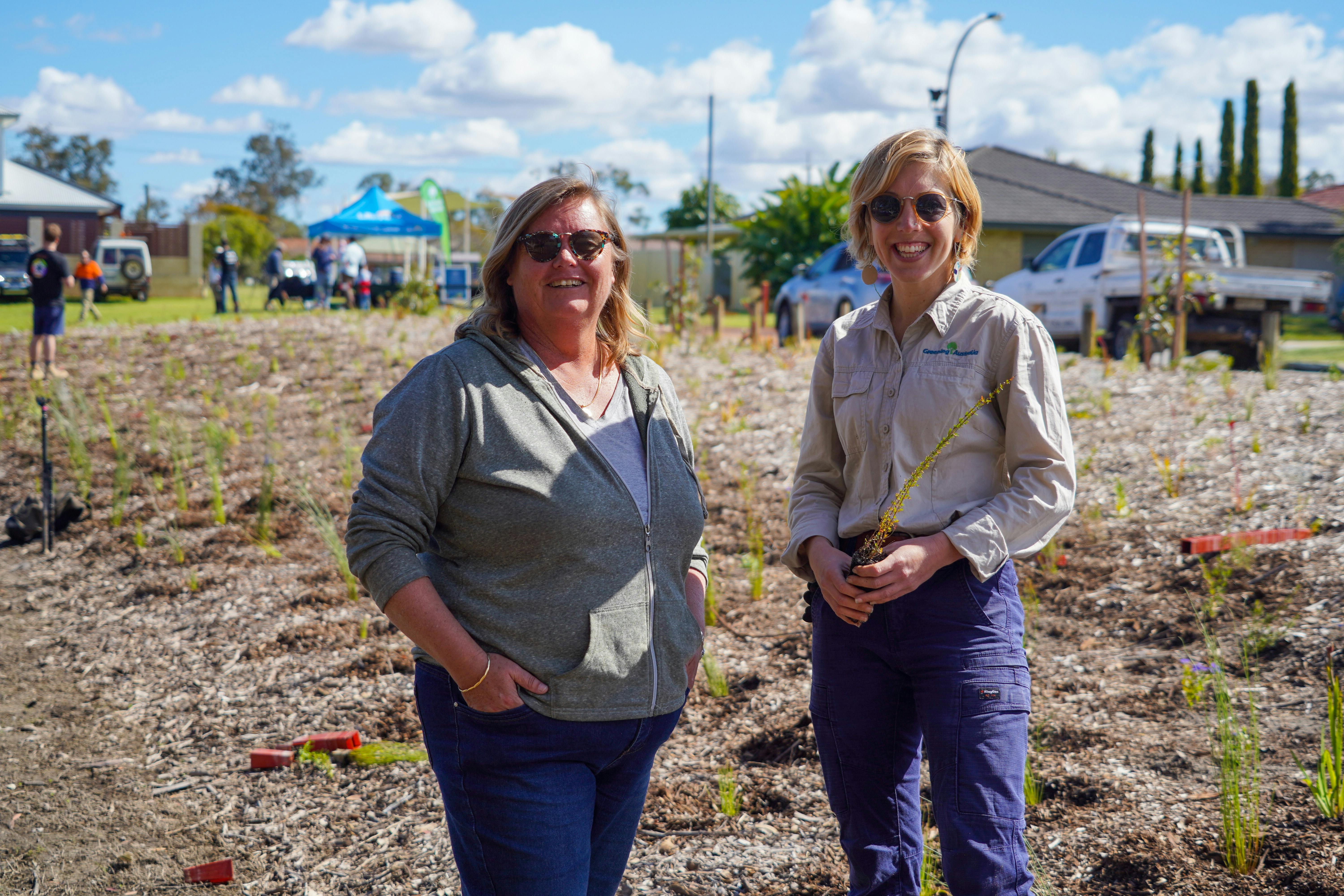 Groundlark Park Planting - Jesse Collins 13.jpg