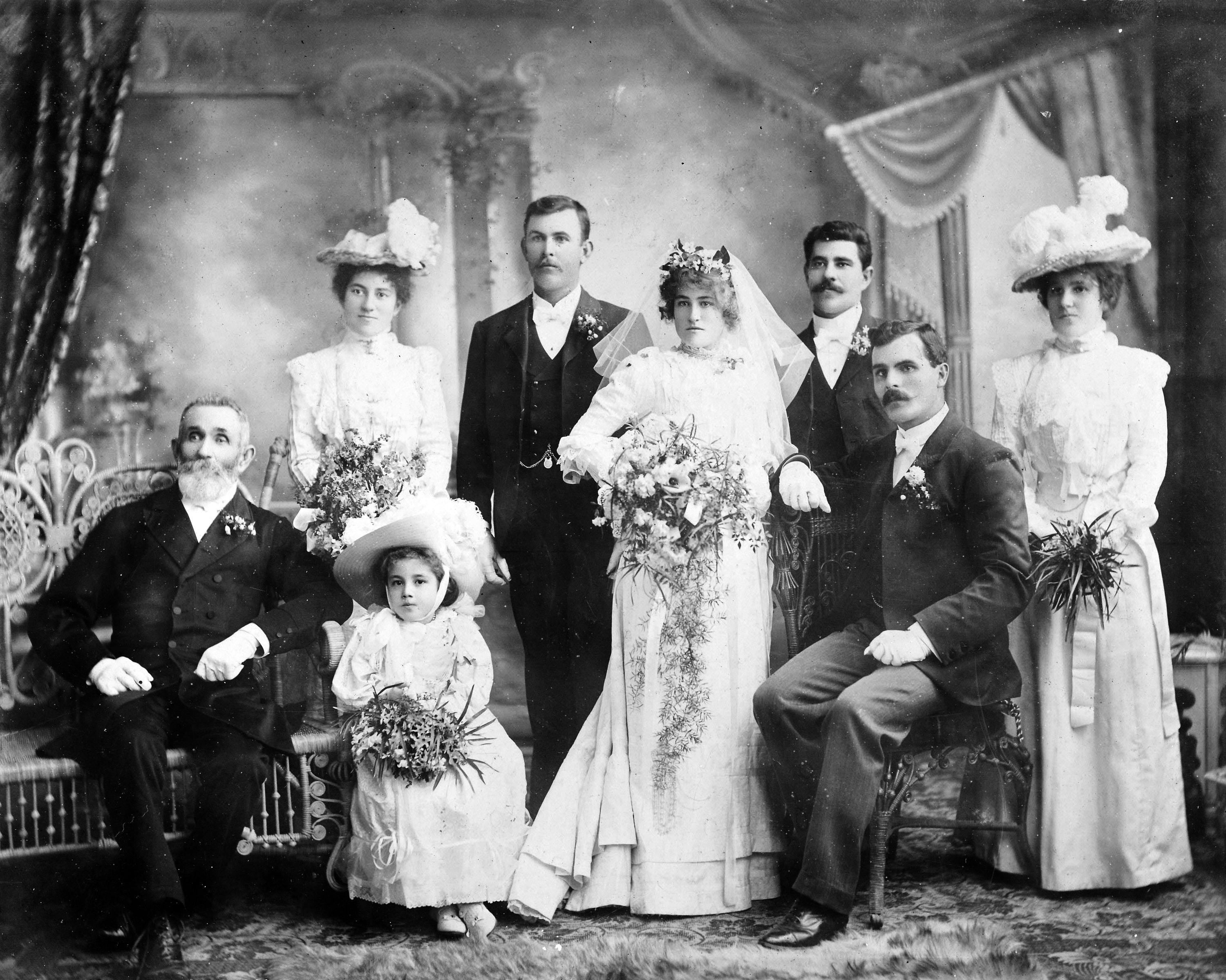 3 Marriage of Ernest James William Thomas to Ruby Bails 1902.jpg