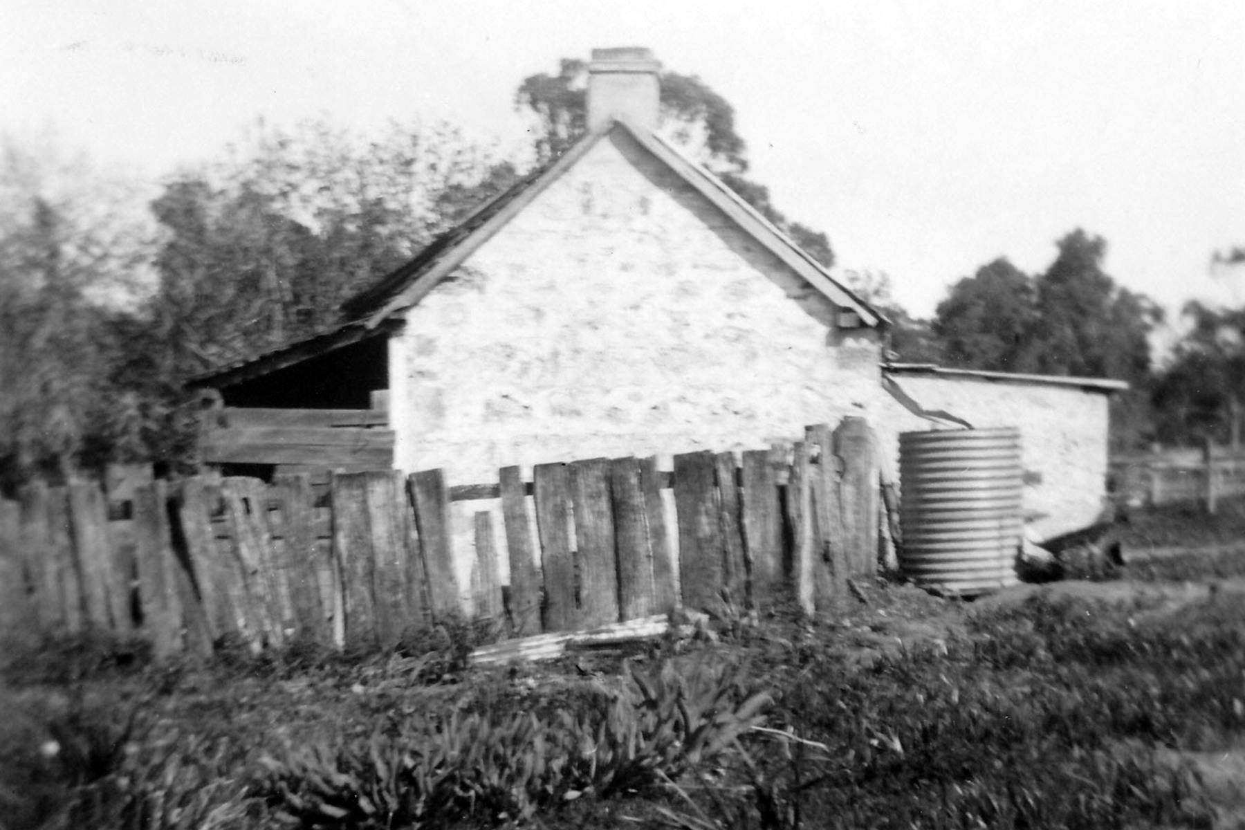 2 Thomas family house near where Thomas Oval is now ca. 1950.jpg
