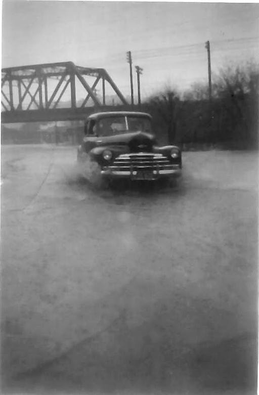 Floods. Argyle St. 2-3-1955. )D. Baxter photo) Frank Lansley's car.jpg