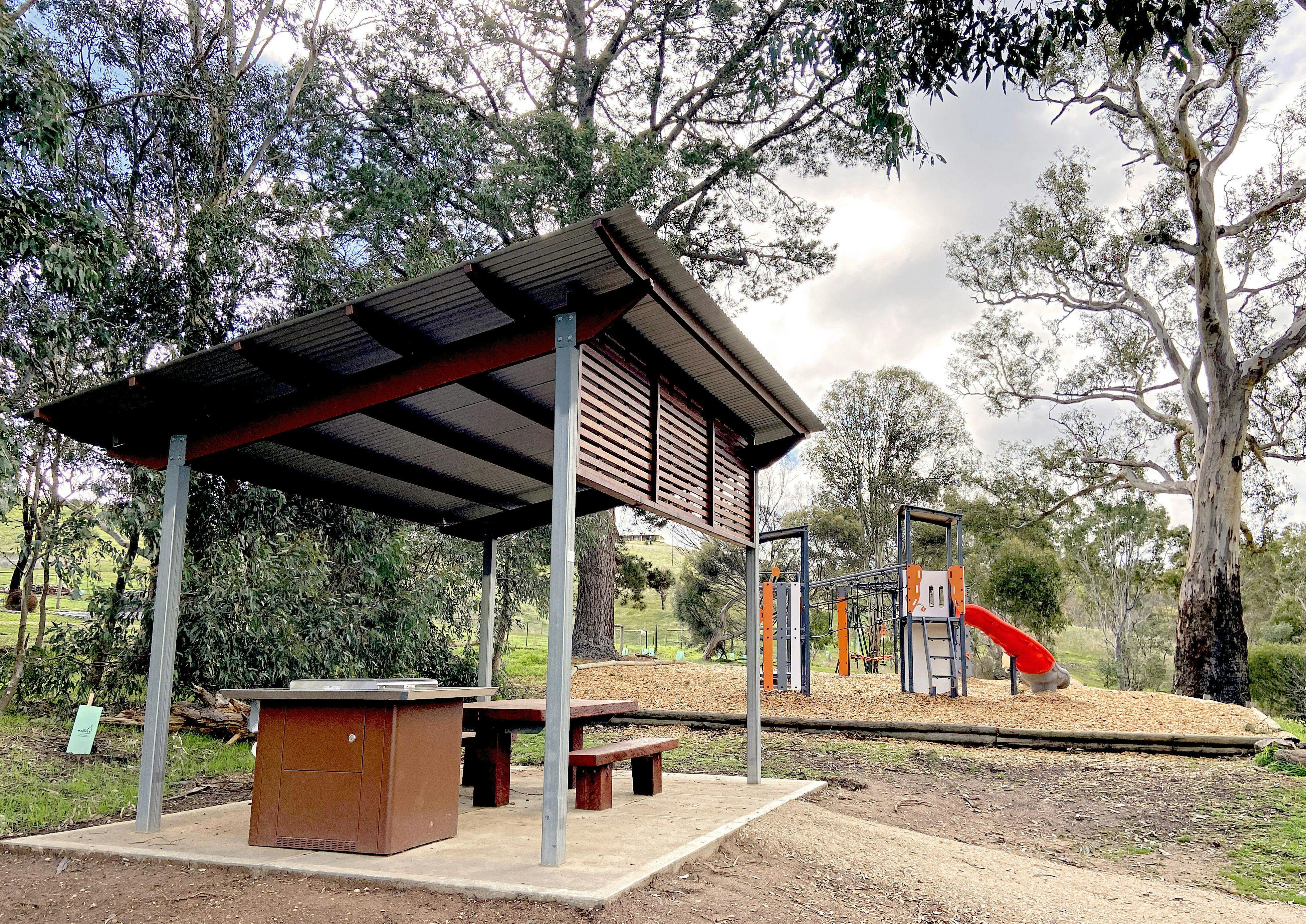 Harrogate Reserve - barbecue, shelter and playground