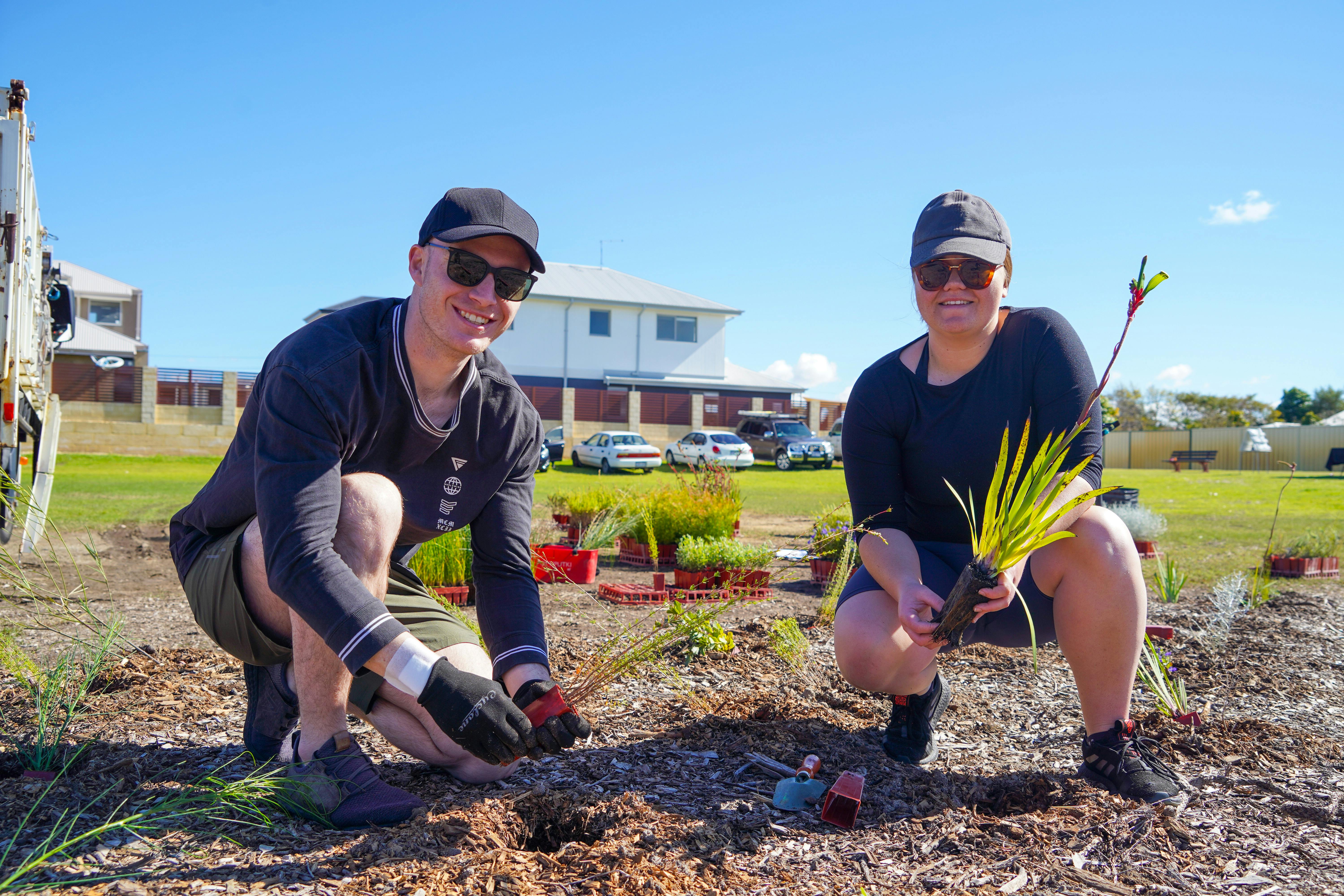 Groundlark Park Planting - Jesse Collins 08.jpg