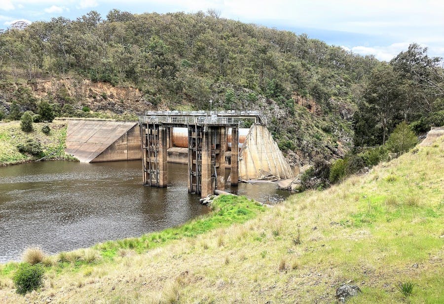 Looking downstream Oaky Dam Wall.jpg