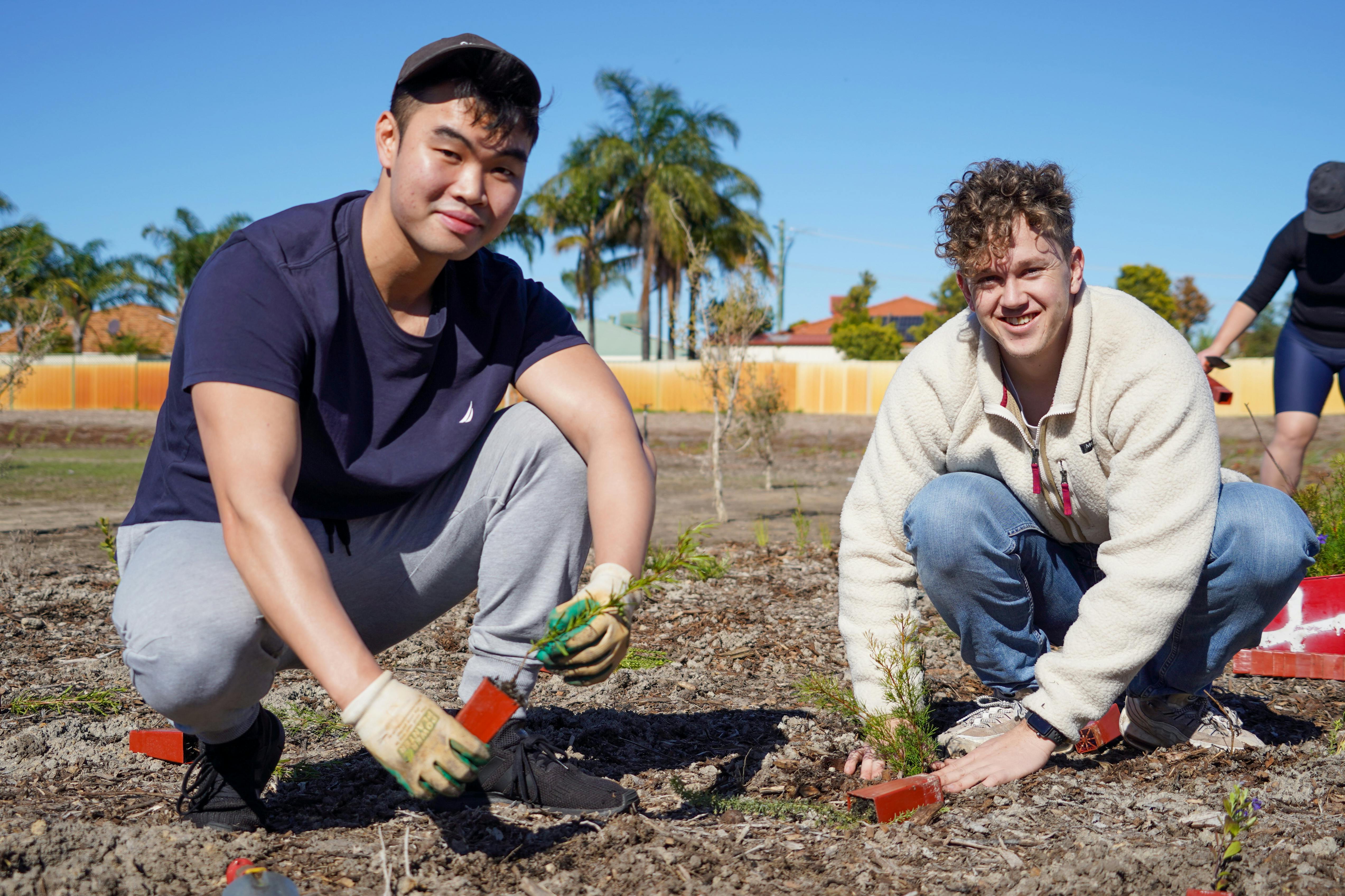 Groundlark Park Planting - Jesse Collins 10.jpg