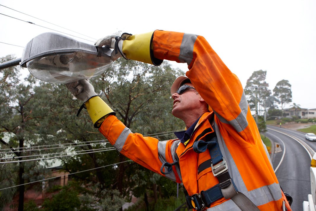 Streetlight repair