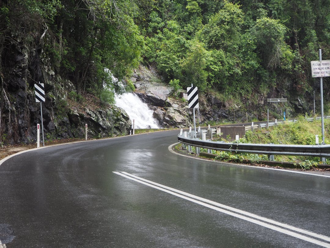 Waterfall Way is a picturesque 170km road stretching from Raleigh south of Coffs Harbour to Armidale in the New England region.