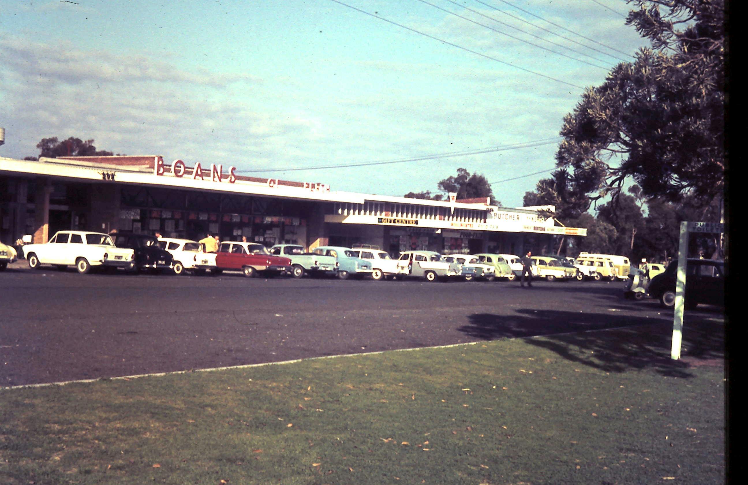 5 Pace Road Shopping center south side of Pace Rd. Credit Eric Randall..JPG