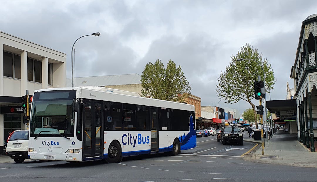Mount Gambier City Bus turning onto Bay Road from Commercial Street