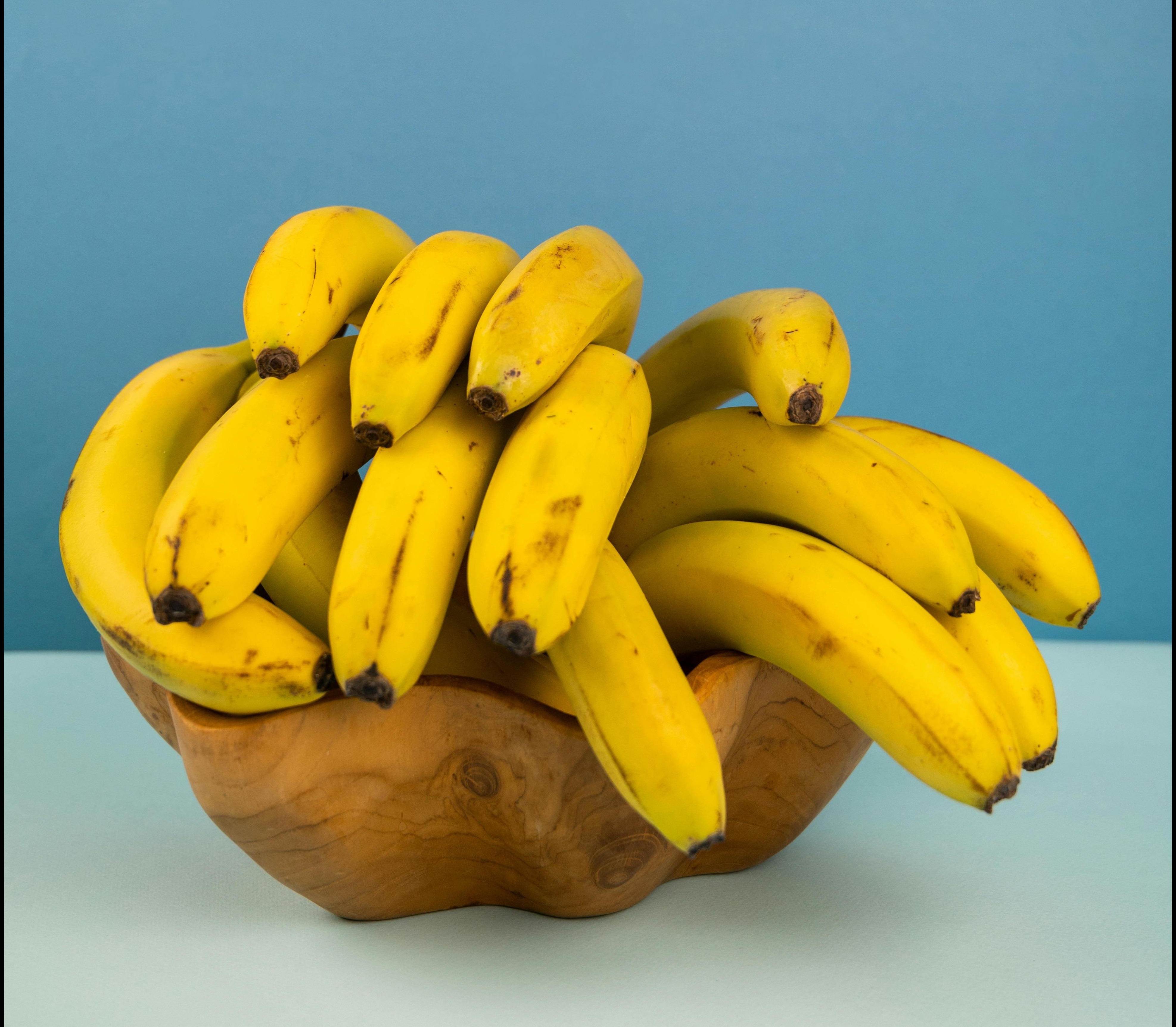 Keep bananas on the counter or in your fruit bowl! 🍌
