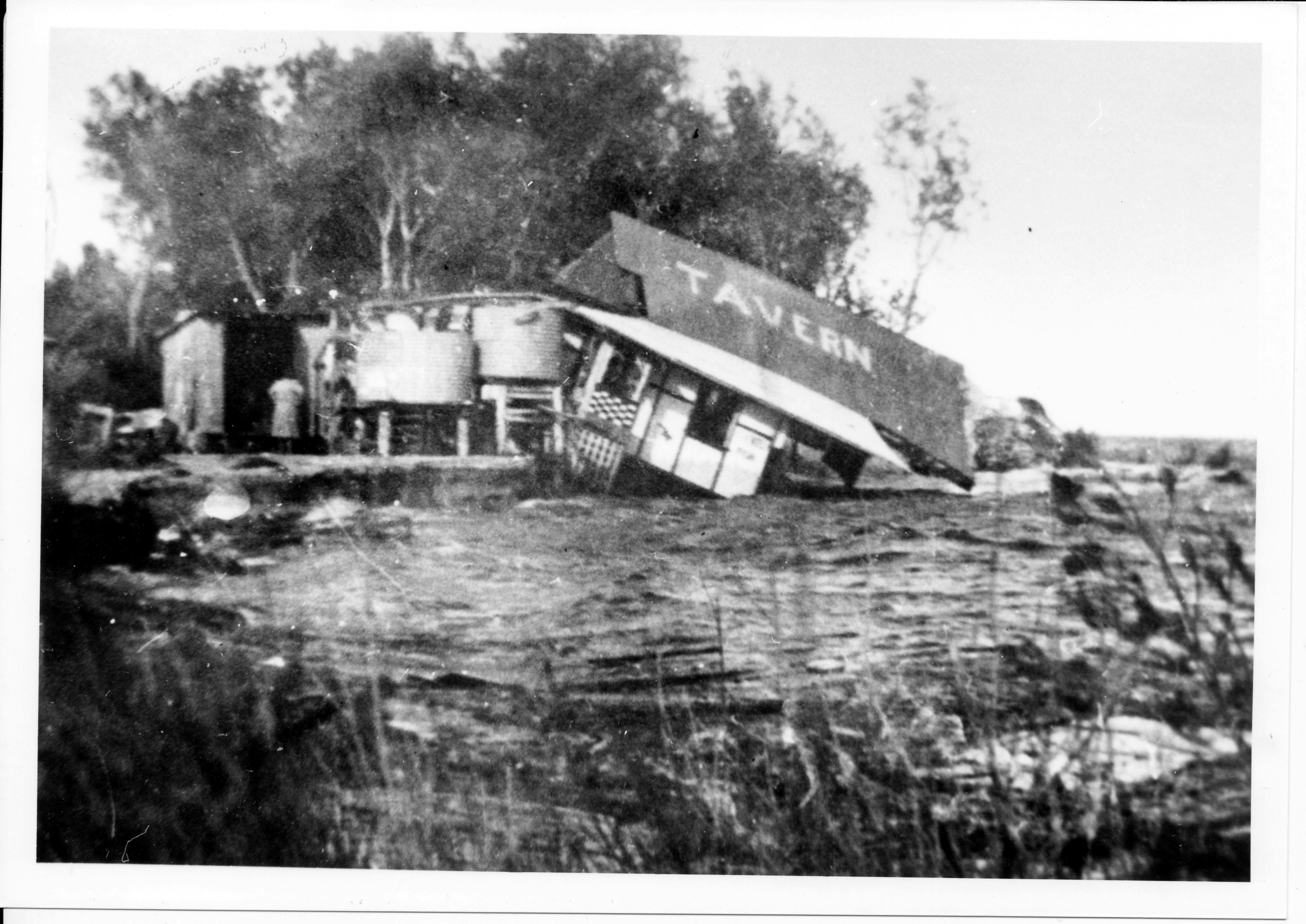 P 613 Amity Tavern 1947