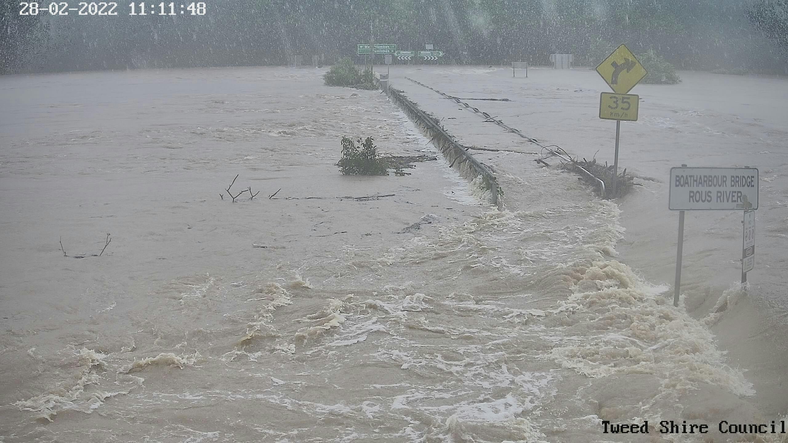 Boatharbour Bridge over the Rous River, flooded..jpg