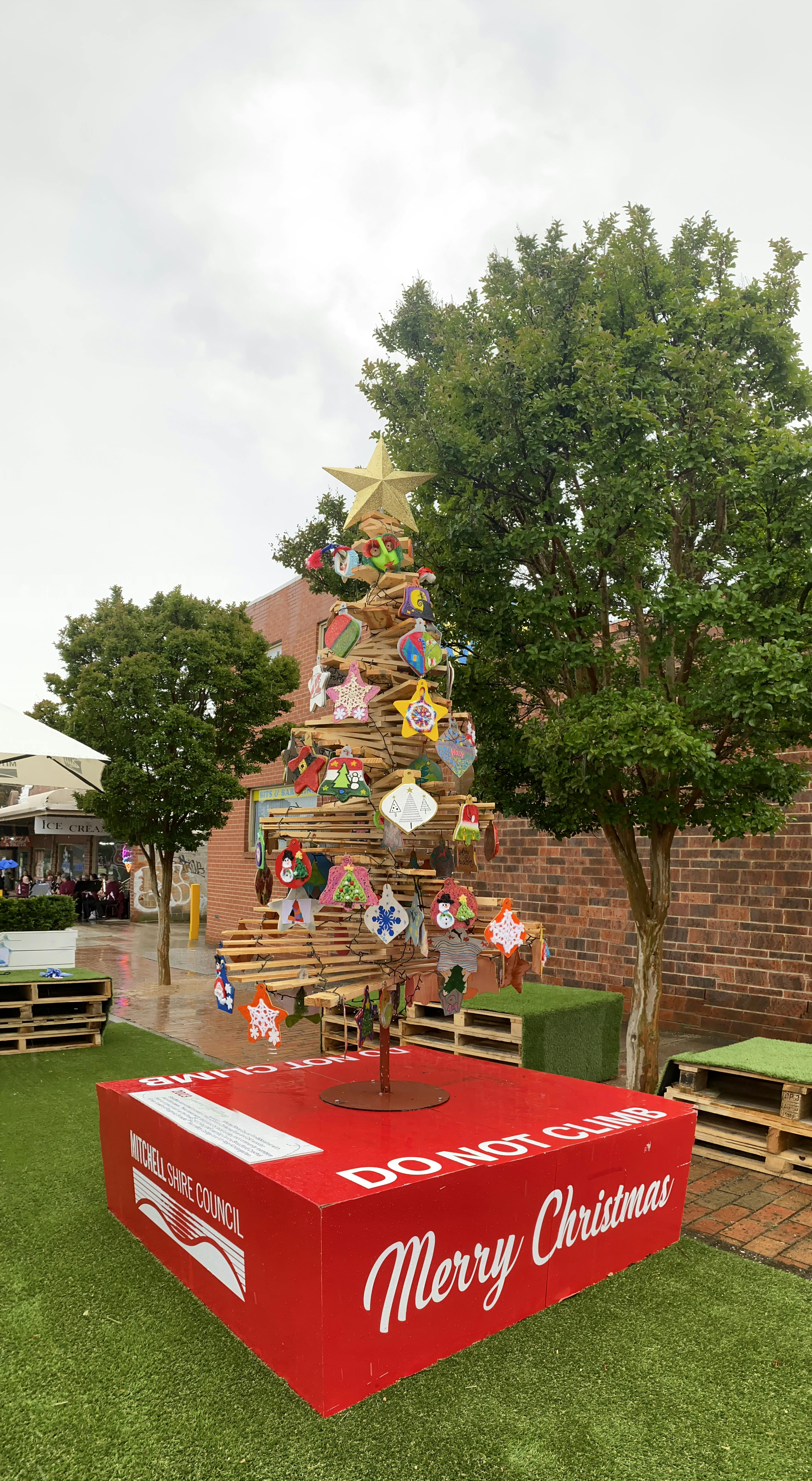 Christmas Tree installation