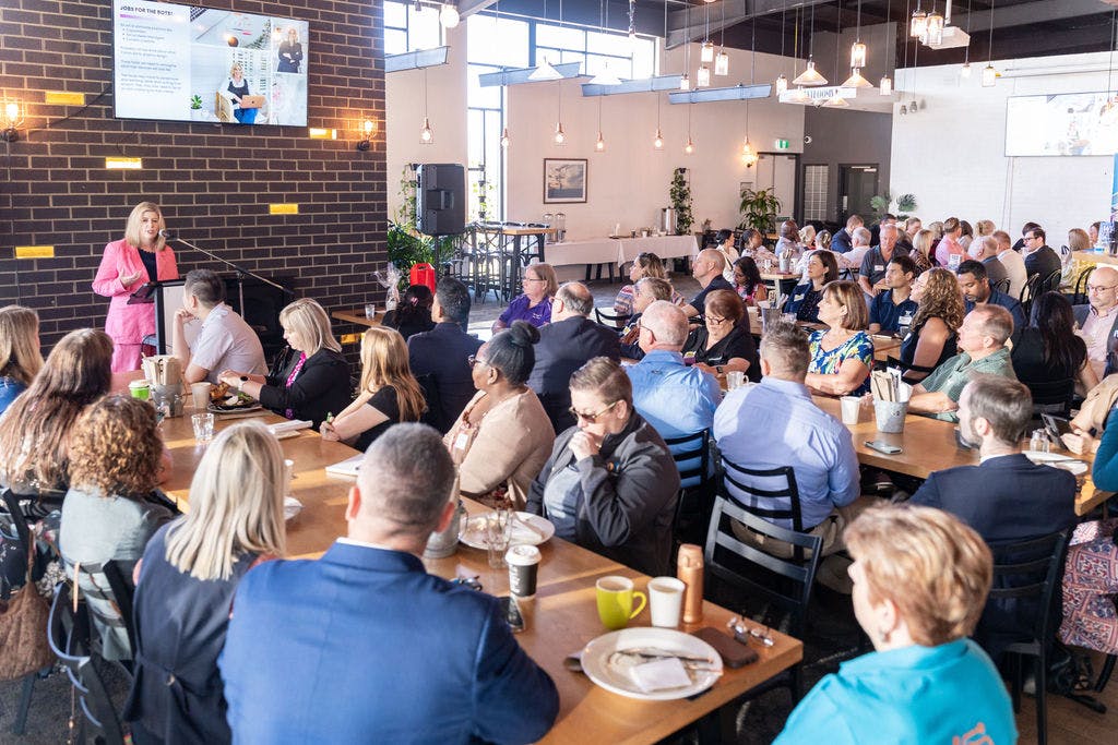 Key Note Speaker: Sarah Thomson from Online Social Butterfly