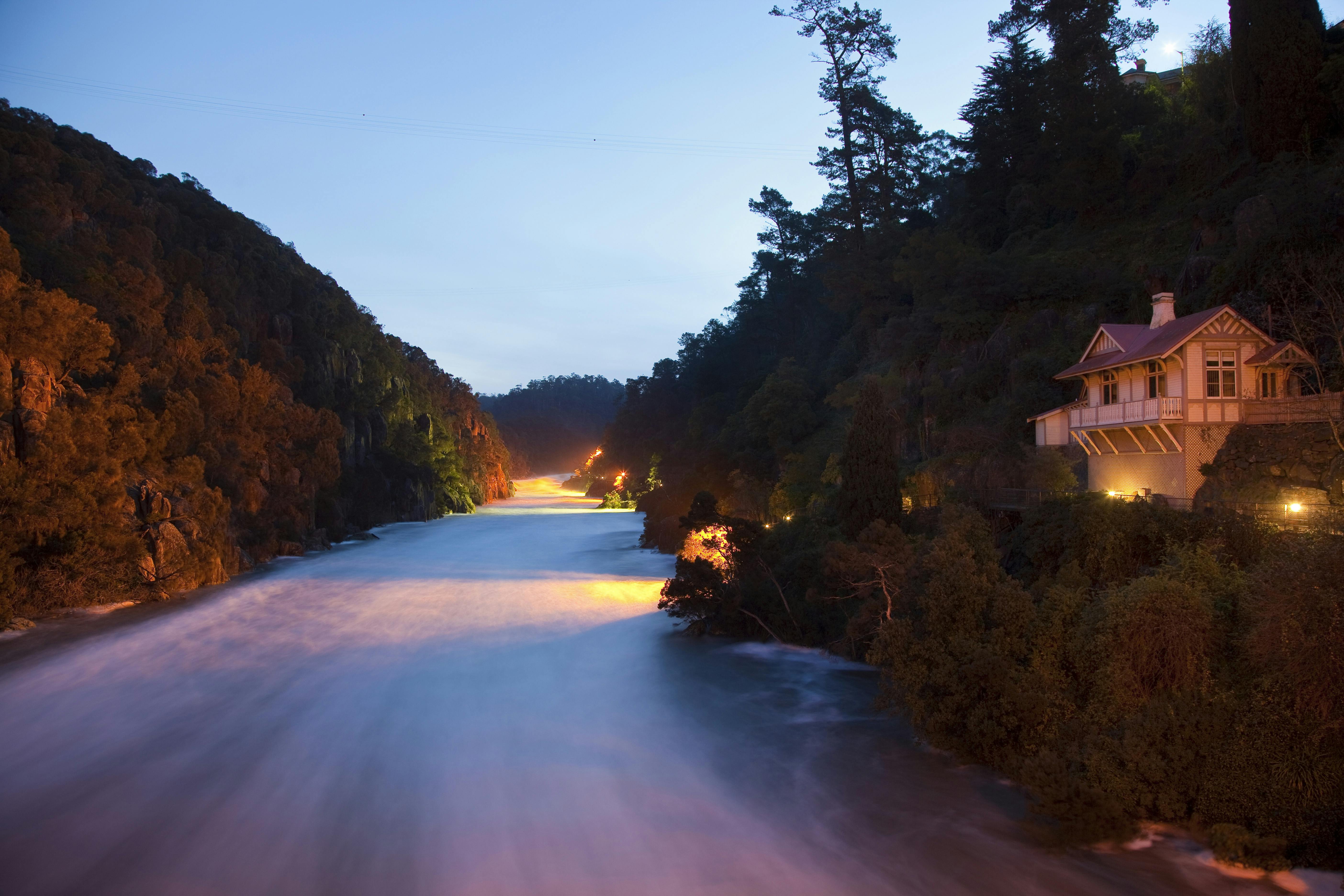 Cataract In Flood