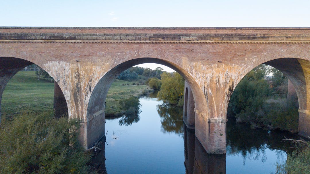 Viaduct drone shot - Dry years 