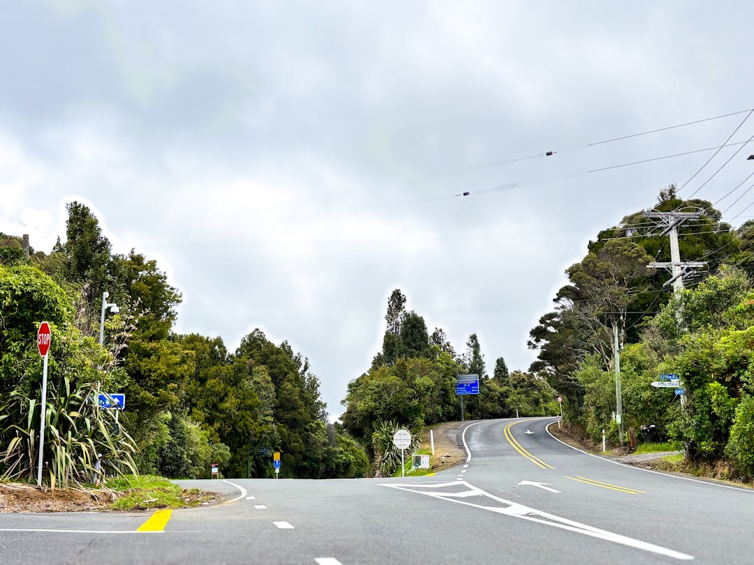 Piha Road and Scenic Drive intersection