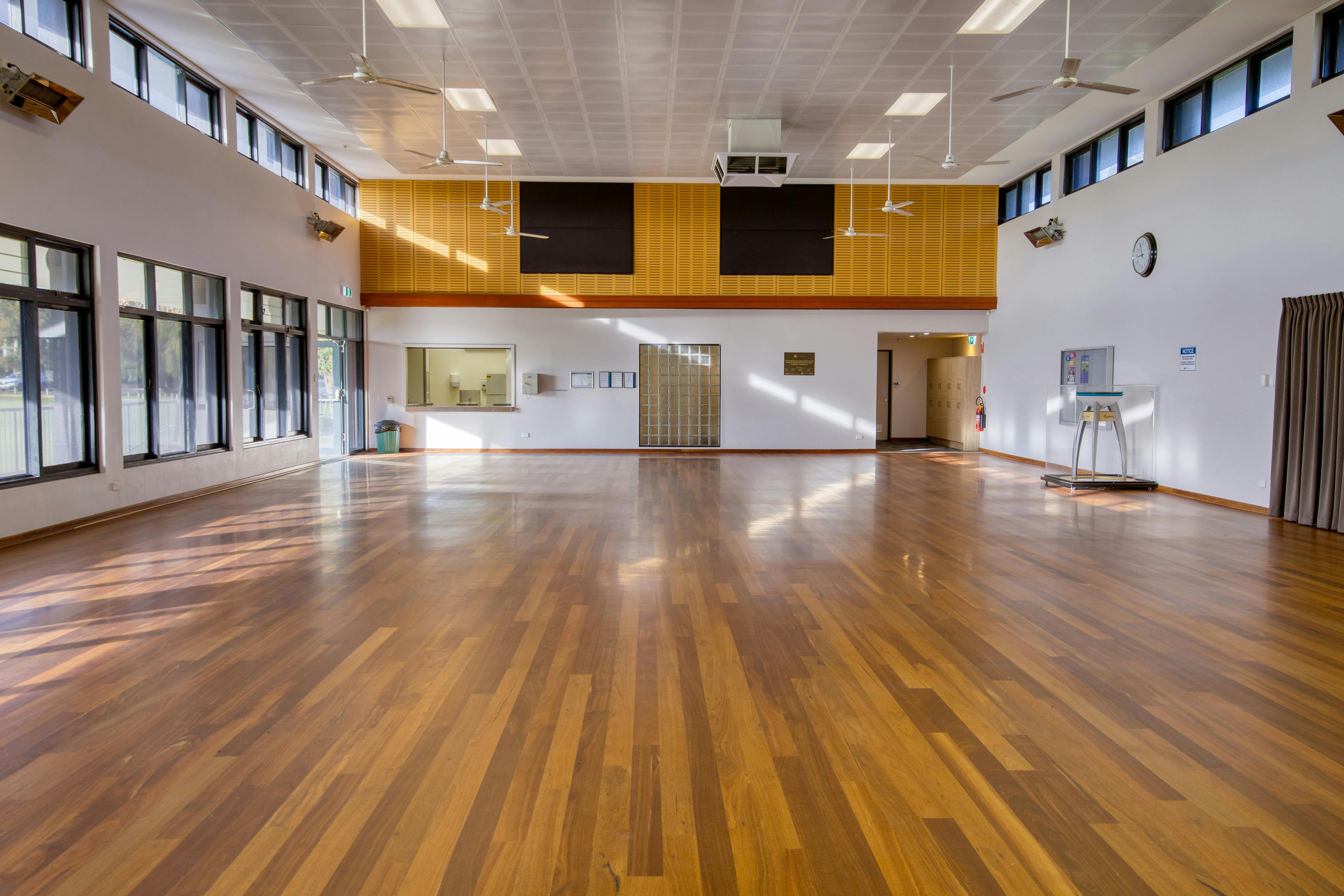 JohnLeckie-1012 - Hall.jpg