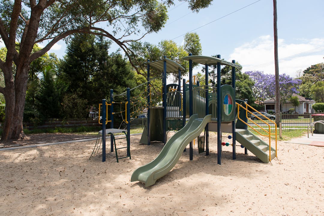 Spring time at the Leonay Street public reserve Council has recevied a proposal to adopt the name "Harris Park" for the public reserve at 6-8 Leonay Street, Sutherland