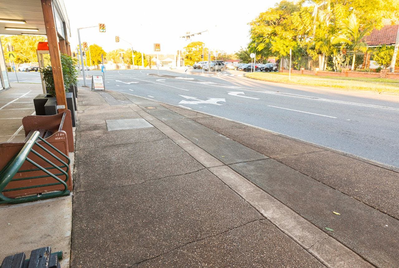 Looking east along Beams Rd - BEFORE