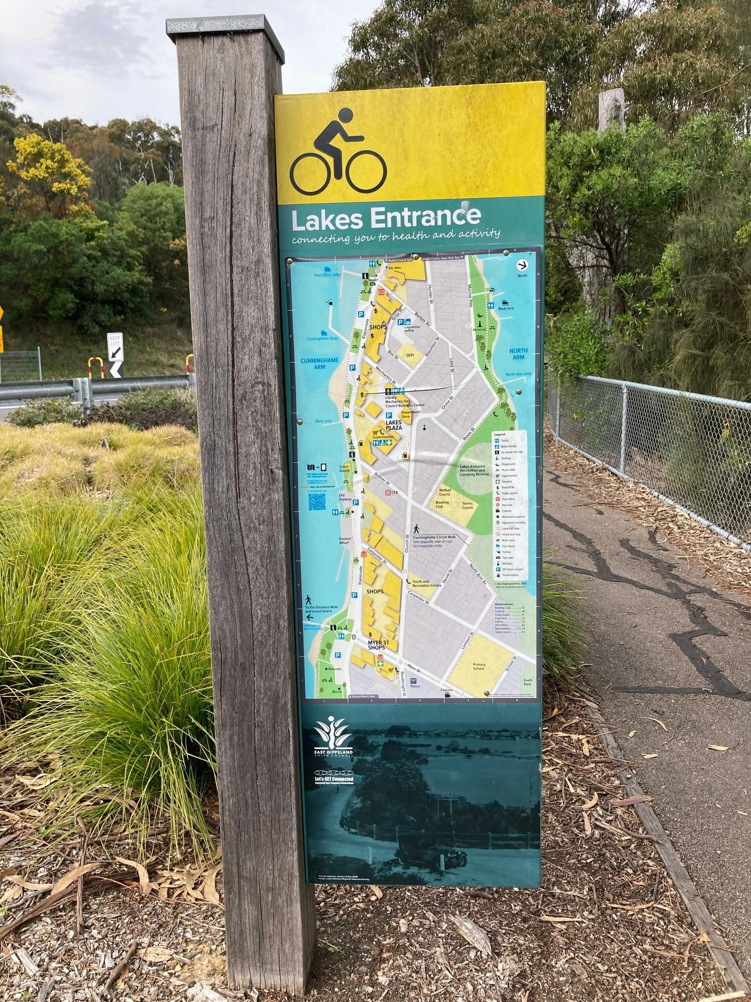 Lakes Entrance Jemmys Point trail sign - 20 August 2024