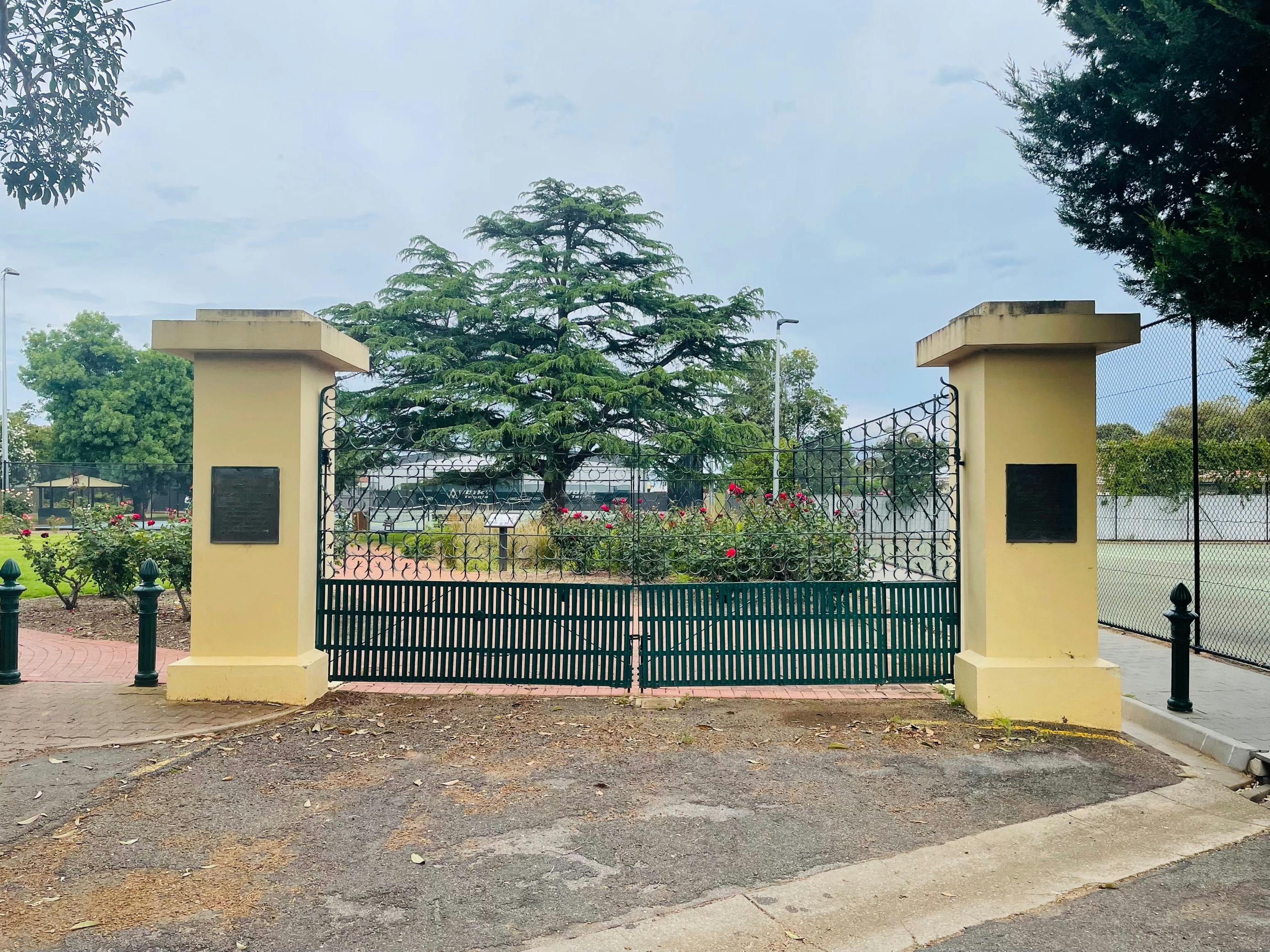 Batchelor Reserve - Norseman Avenue Entrance